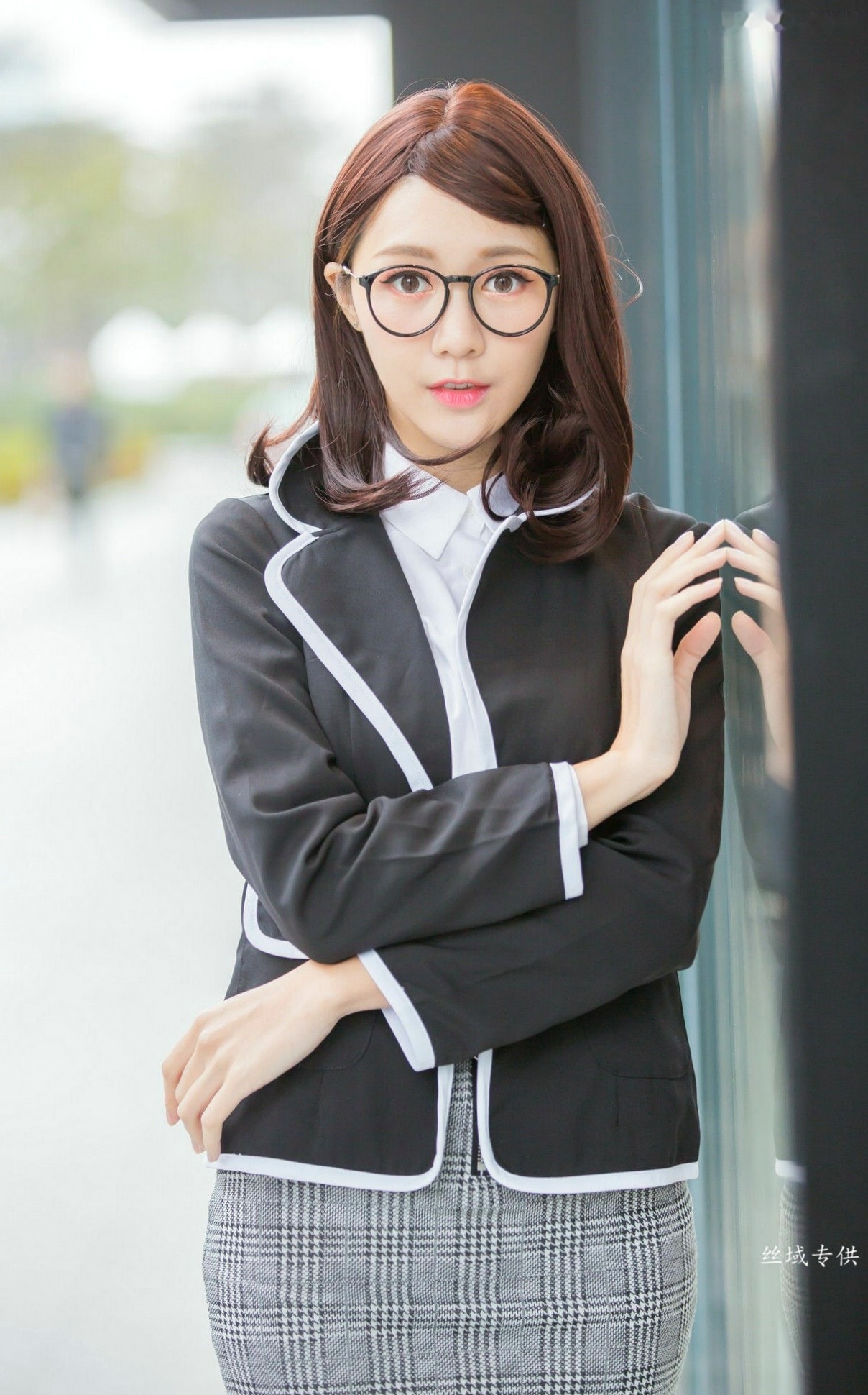 Gallery - 台湾正妹彭琁信义区职场风写真，OL制服诱惑与时尚穿搭街拍特辑台湾气质街拍女神 彭琁女神私房照_秀色女神 - image 41