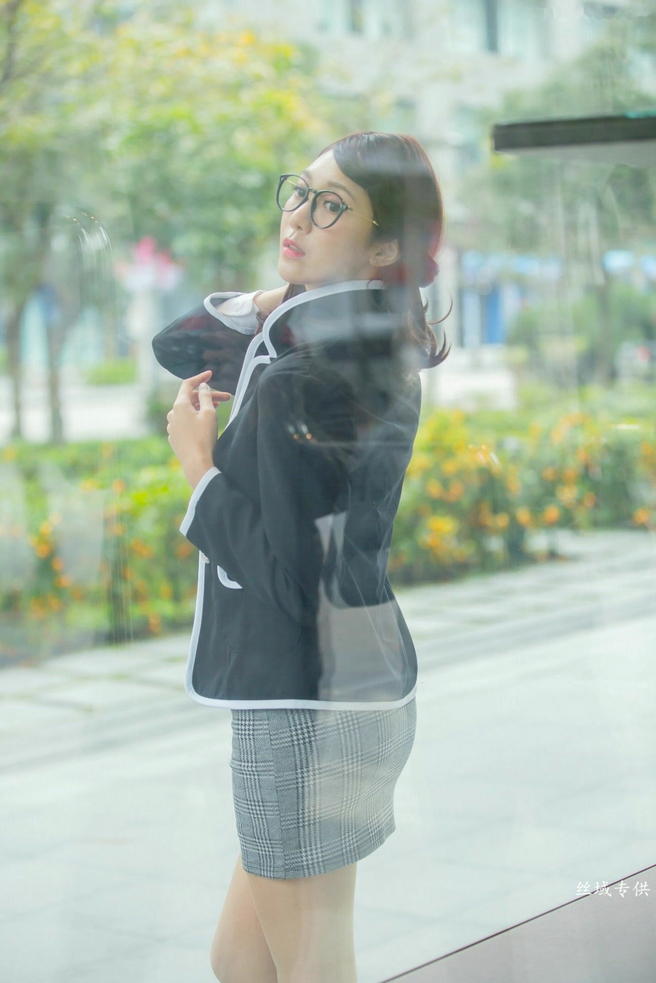 Gallery - 台湾正妹彭琁信义区职场风写真，OL制服诱惑与时尚穿搭街拍特辑台湾气质街拍女神 彭琁女神私房照_秀色女神 - image 42