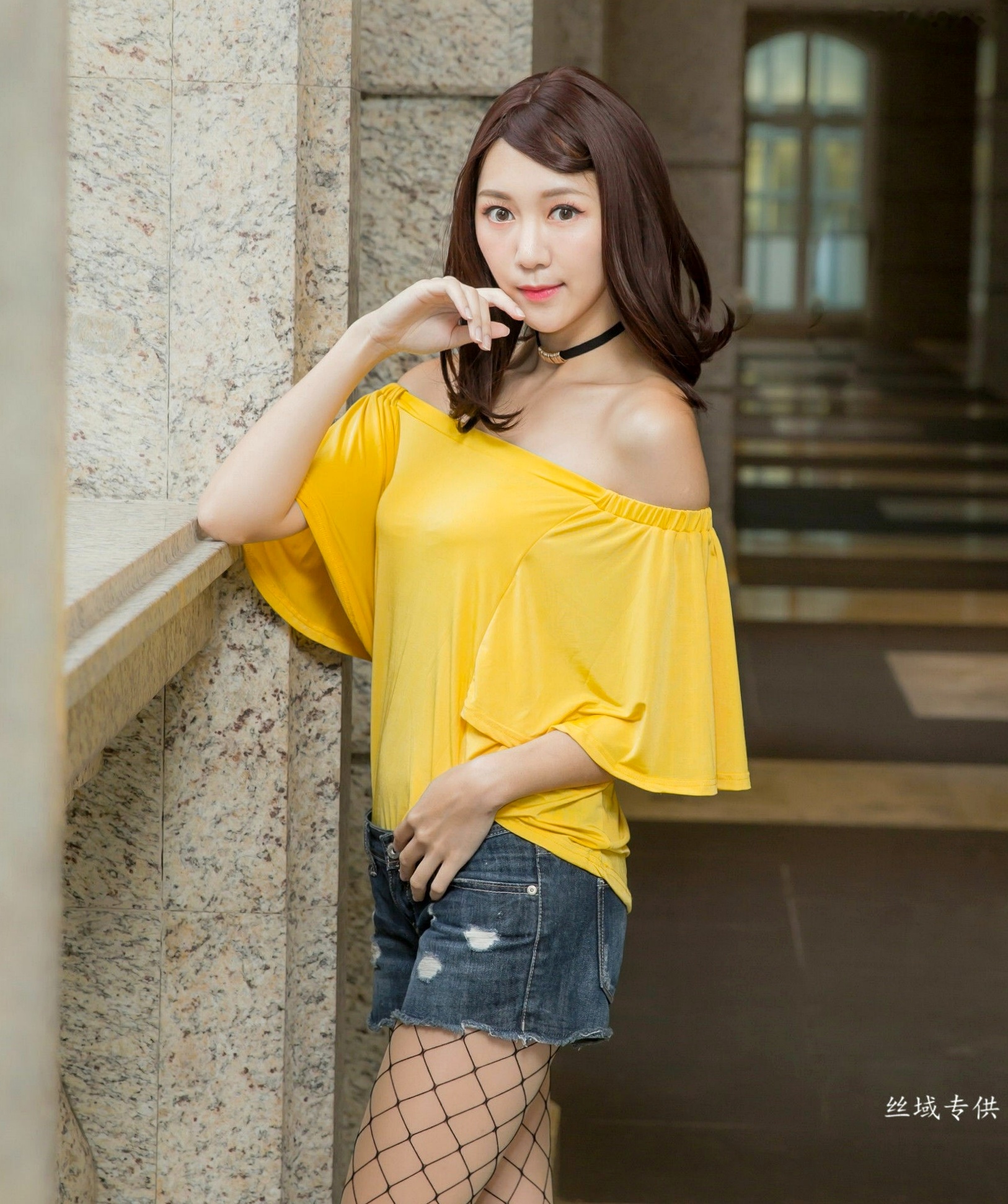 Gallery - 台湾正妹彭琁信义区职场风写真，OL制服诱惑与时尚穿搭街拍特辑台湾气质街拍女神 彭琁女神私房照_秀色女神 - image 46