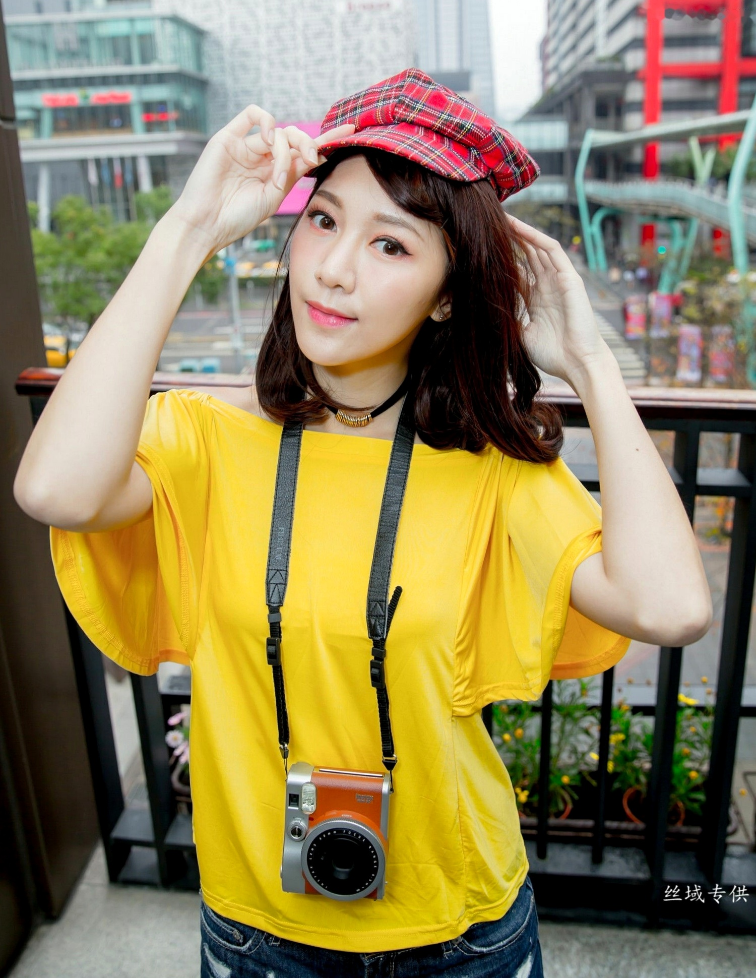 Gallery - 台湾正妹彭琁信义区职场风写真，OL制服诱惑与时尚穿搭街拍特辑台湾气质街拍女神 彭琁女神私房照_秀色女神 - image 59