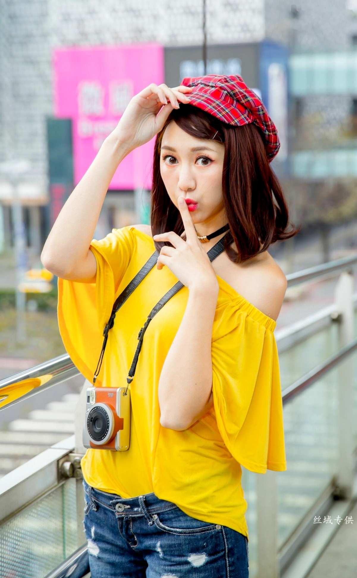 Gallery - 台湾正妹彭琁信义区职场风写真，OL制服诱惑与时尚穿搭街拍特辑台湾气质街拍女神 彭琁女神私房照_秀色女神 - image 64