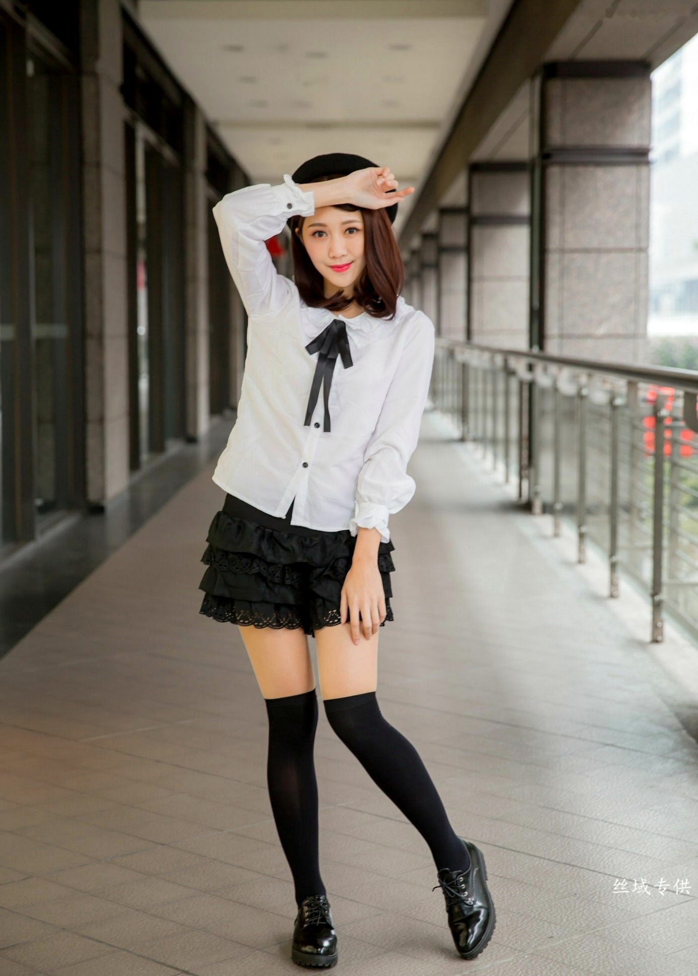 Gallery - 台湾正妹彭琁信义区职场风写真，OL制服诱惑与时尚穿搭街拍特辑台湾气质街拍女神 彭琁女神私房照_秀色女神 - image 78