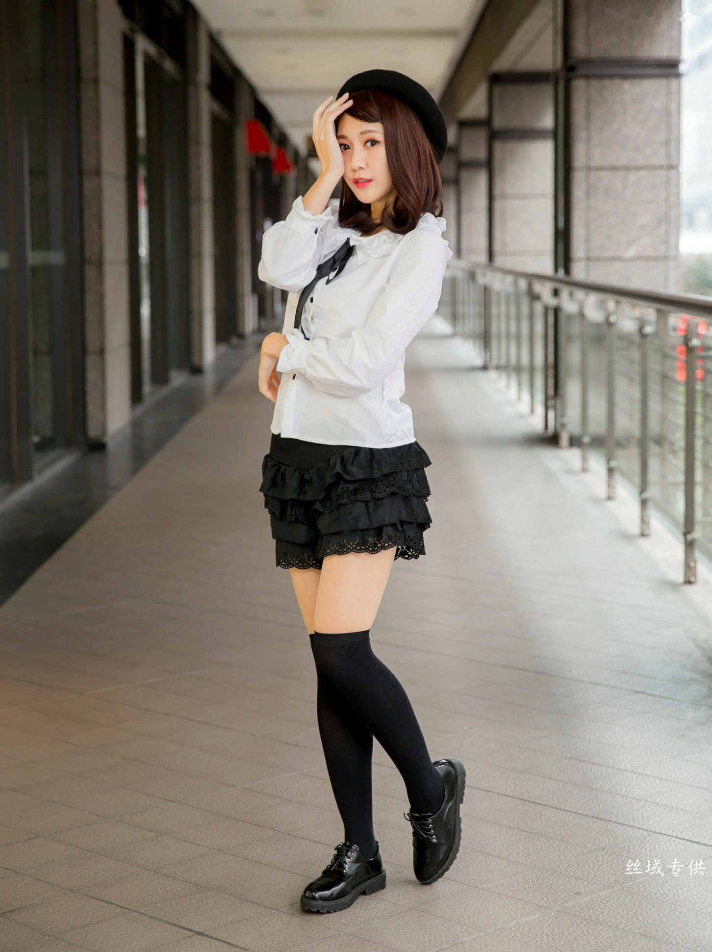 Gallery - 台湾正妹彭琁信义区职场风写真，OL制服诱惑与时尚穿搭街拍特辑台湾气质街拍女神 彭琁女神私房照_秀色女神 - image 80