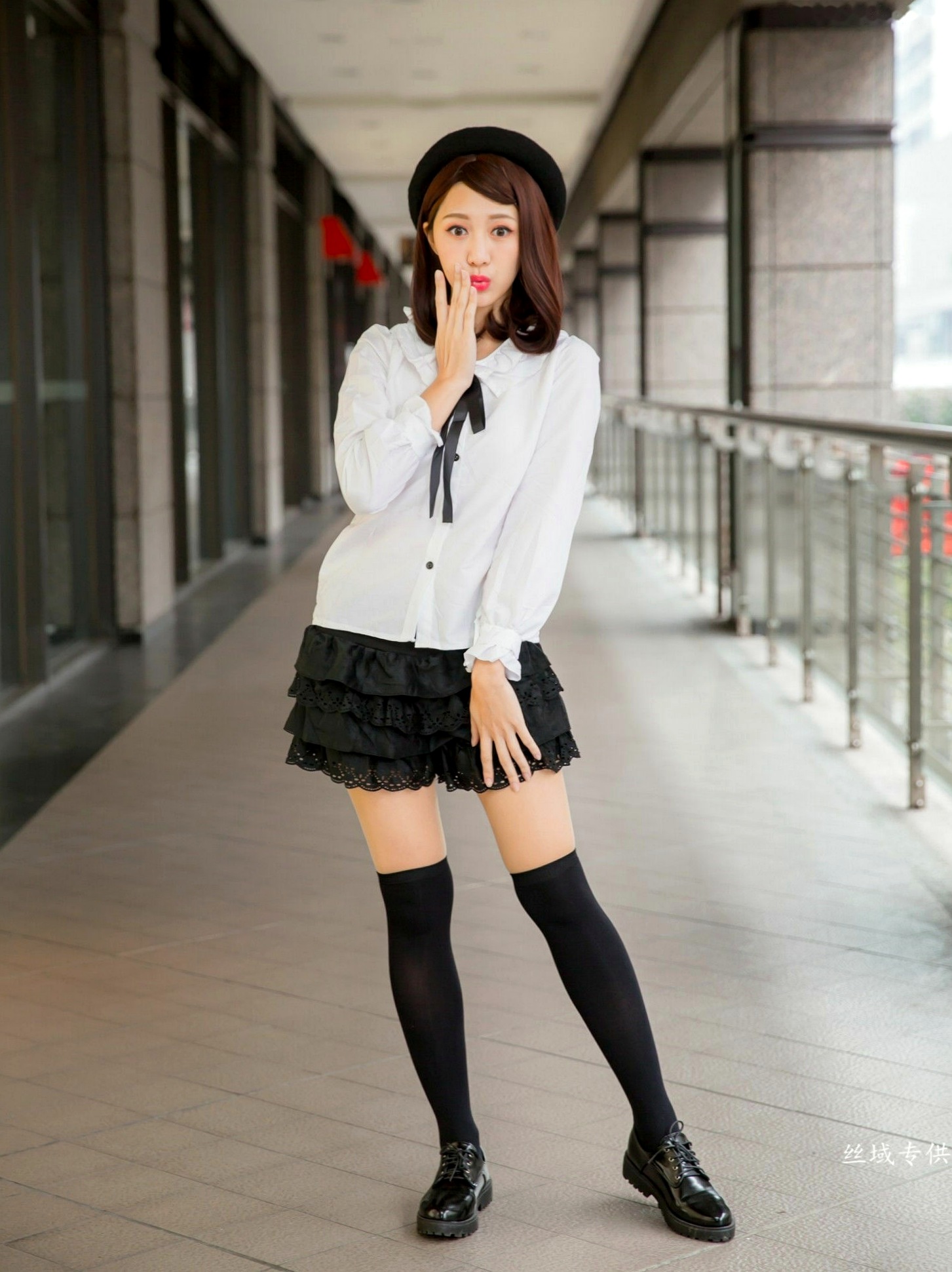 Gallery - 台湾正妹彭琁信义区职场风写真，OL制服诱惑与时尚穿搭街拍特辑台湾气质街拍女神 彭琁女神私房照_秀色女神 - image 81