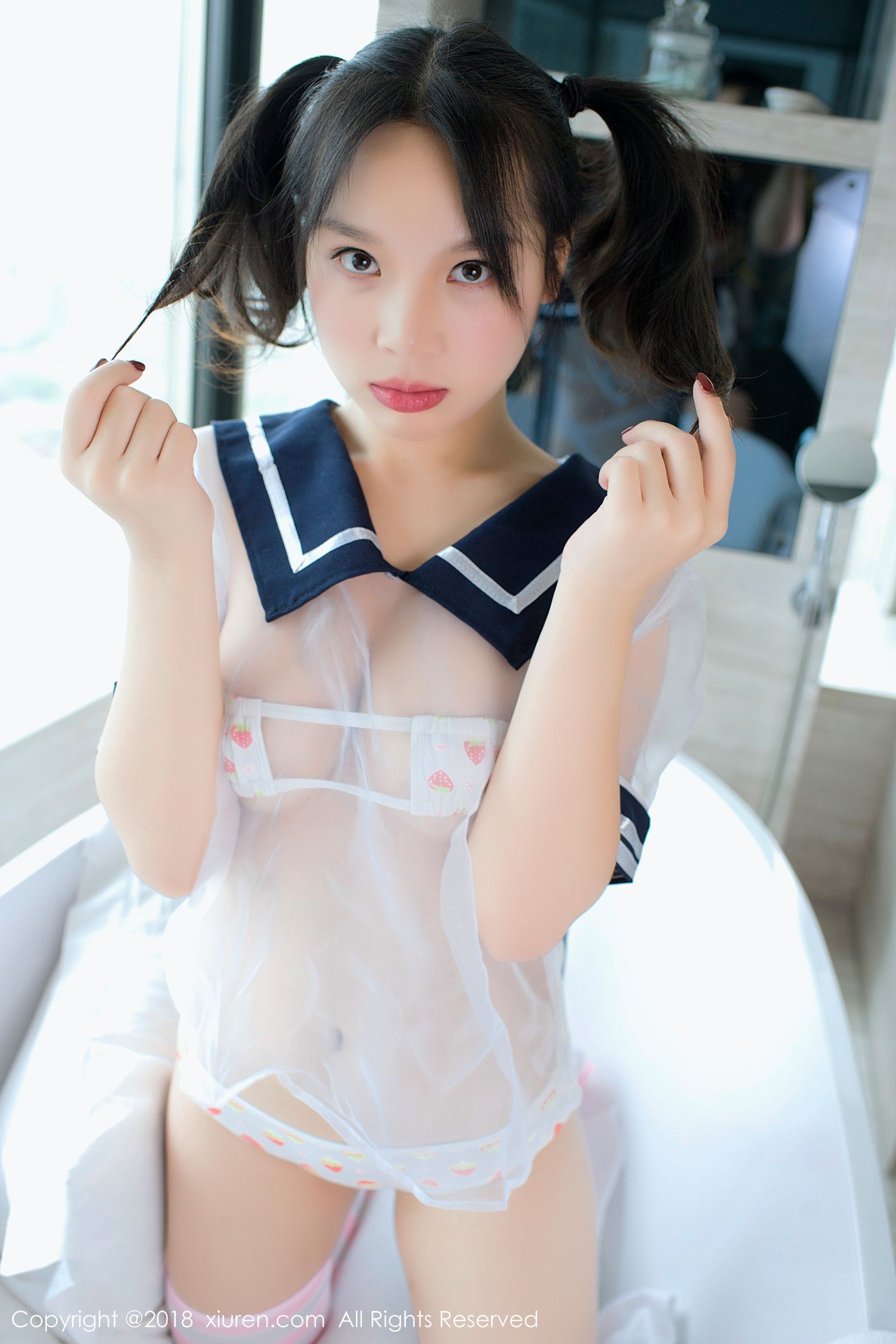 日系童颜美女小纯子 黑色蕾丝半透明学生