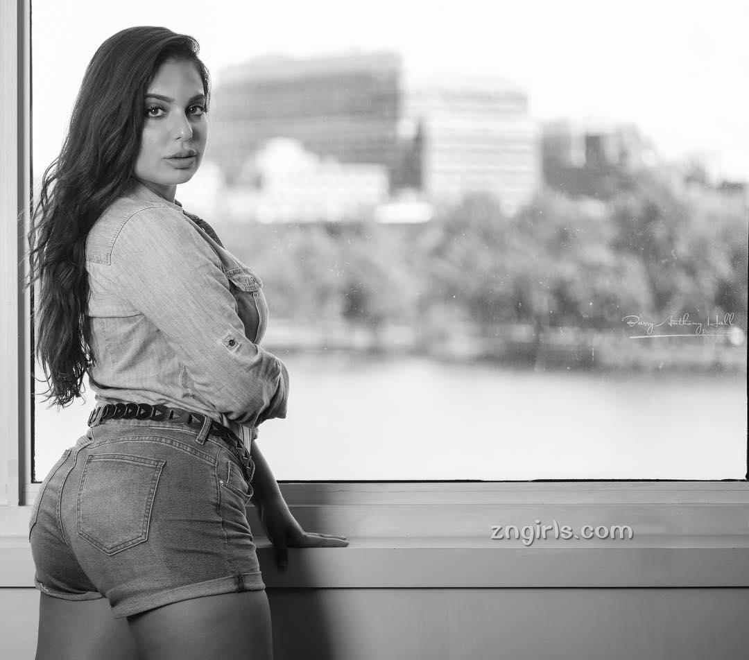 Drisana Sharma- 狂爆野性小隻马
