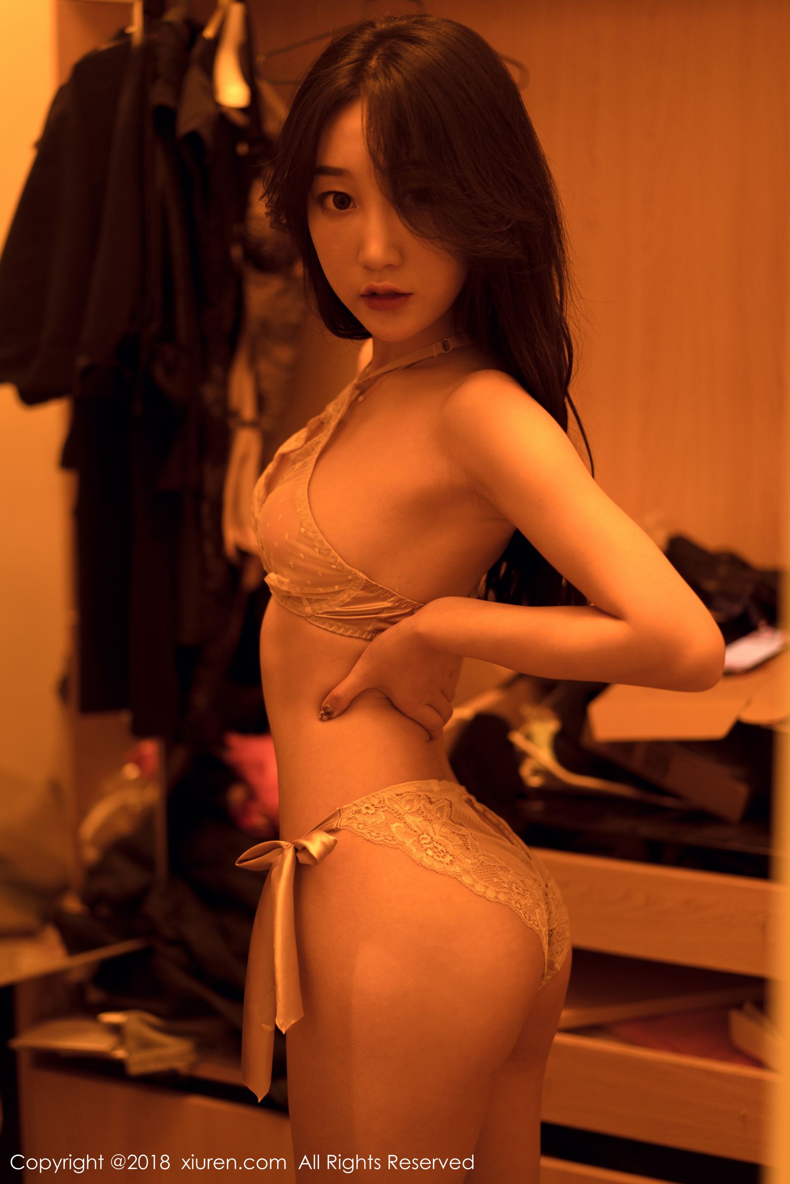 新人模特小九月 白色蕾丝兔女郎