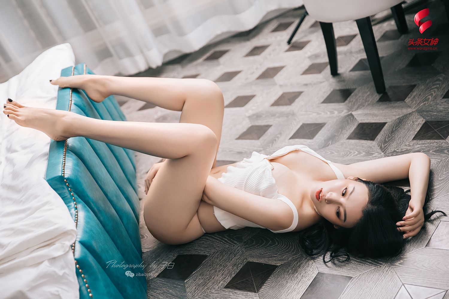[TouTiao头条女神]高清写真图 2019.06.25 一组成熟风的性感写真