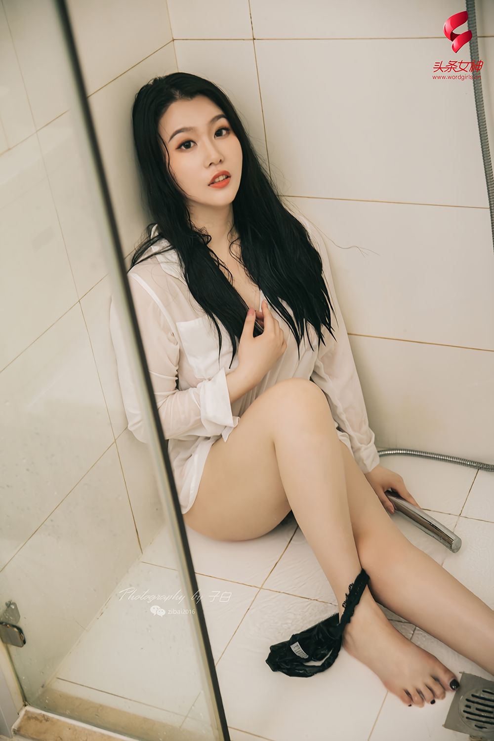 [TouTiao头条女神]高清写真图 2019.06.25 一组成熟风的性感写真