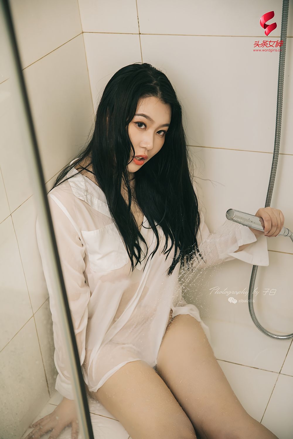 [TouTiao头条女神]高清写真图 2019.06.25 一组成熟风的性感写真