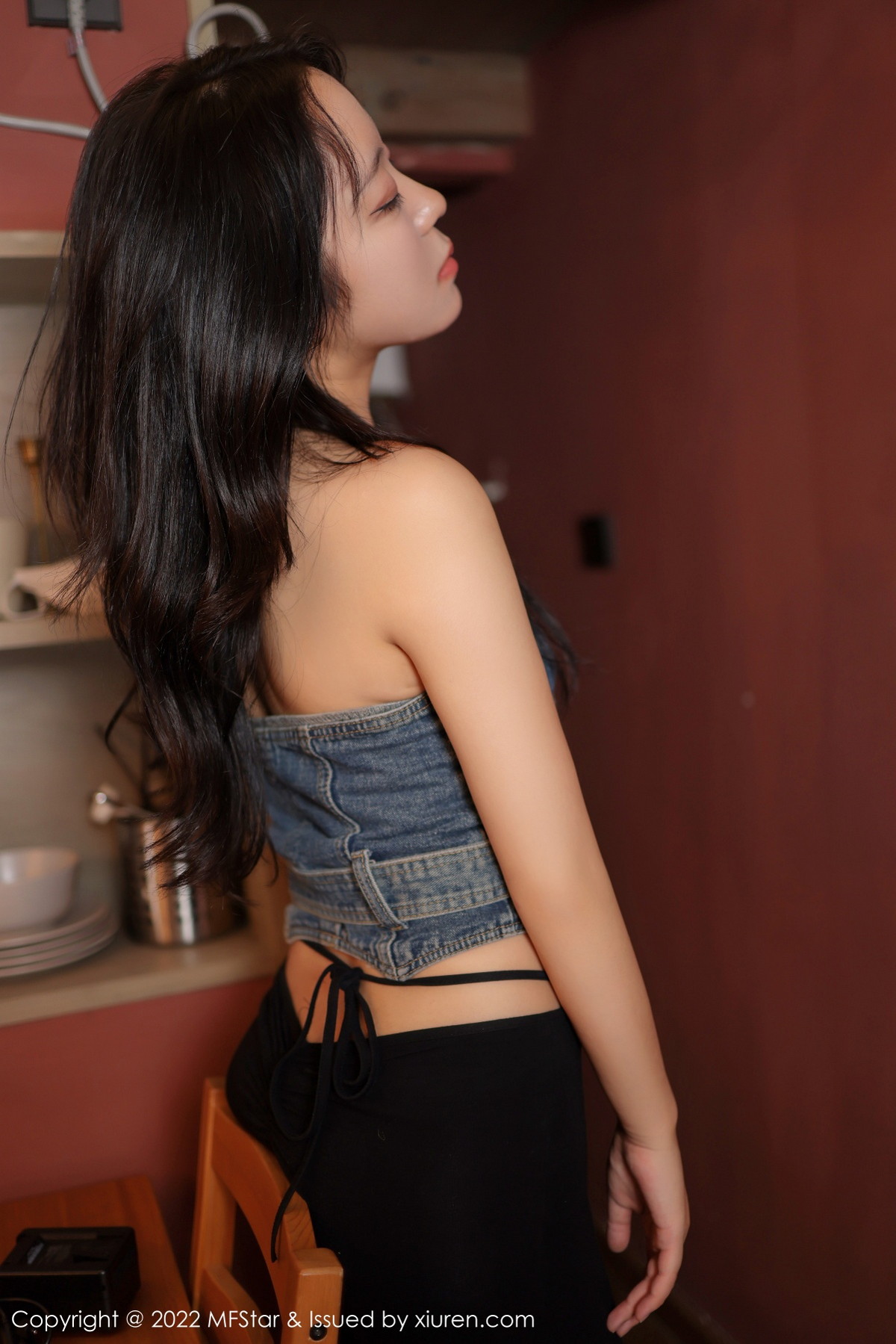 [MFStar]高清写真图 2022.11.11 VOL.575 露露luncy 美臀丰腴