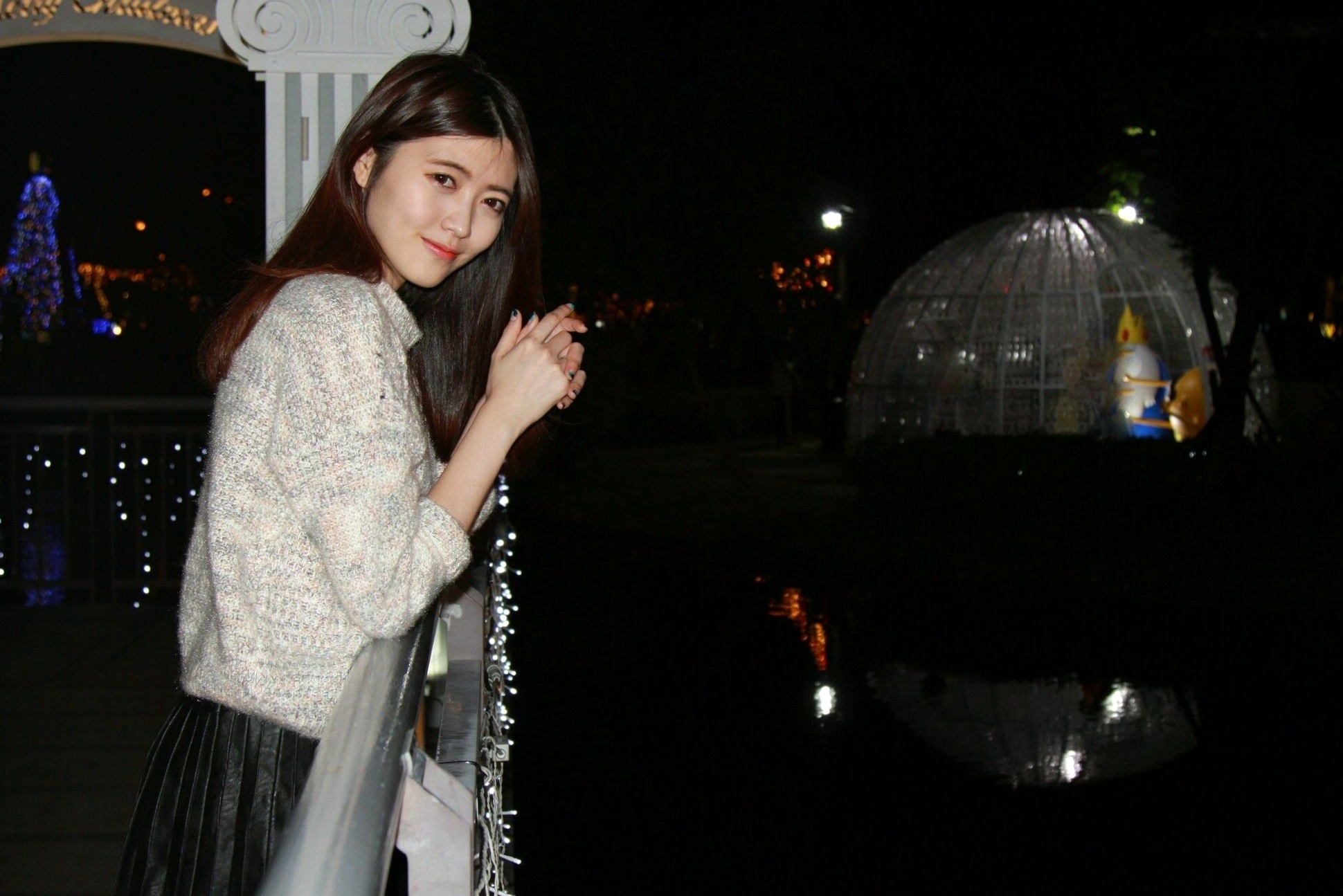 Gallery - 台湾正妹黄品瑄《板桥耶诞城夜拍》圣诞装束与冬日街拍美腿写真集台湾户外街拍美腿清新 薛薛Brindy女神私房照_秀色女神 - image 14