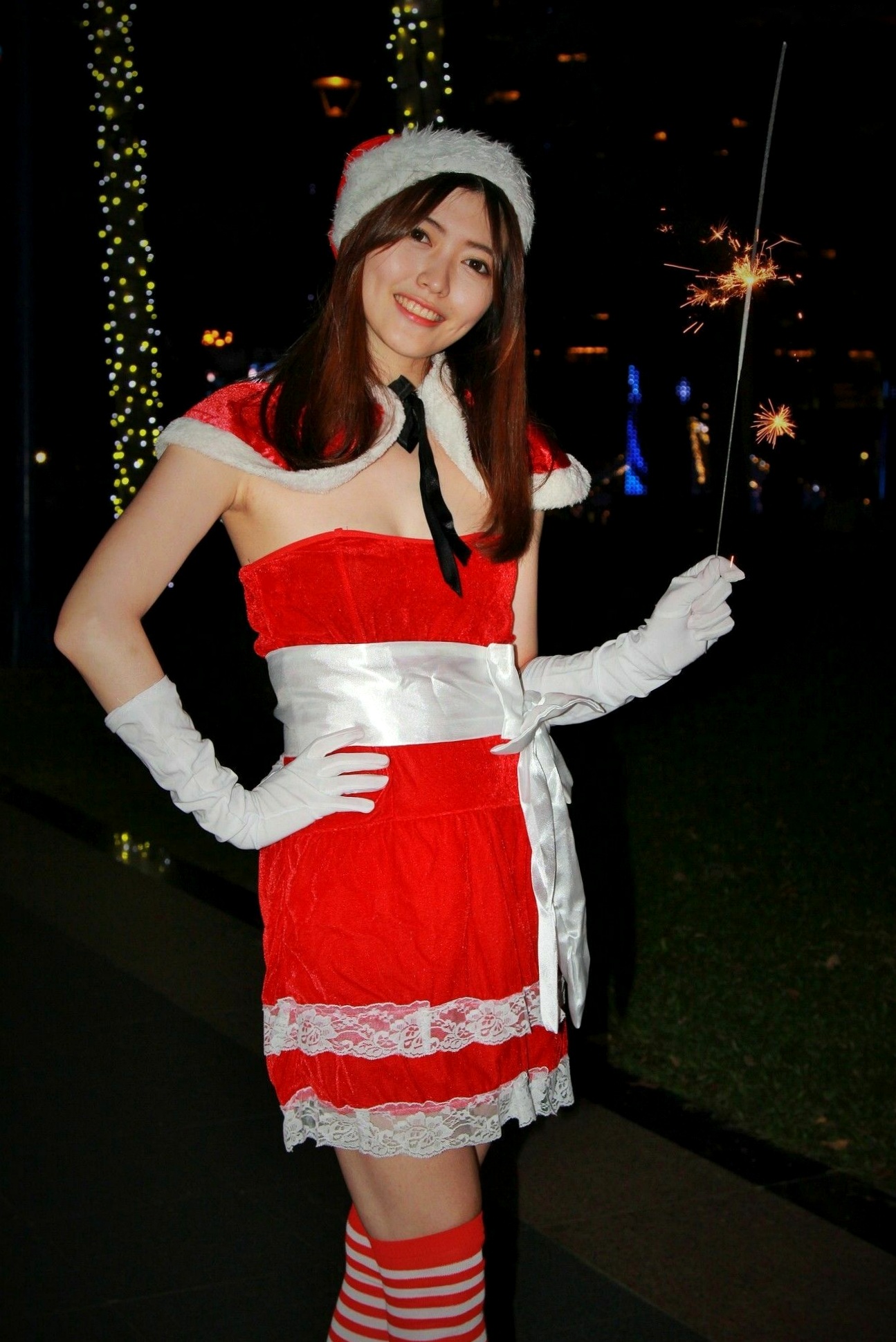 Gallery - 台湾正妹黄品瑄《板桥耶诞城夜拍》圣诞装束与冬日街拍美腿写真集台湾户外街拍美腿清新 薛薛Brindy女神私房照_秀色女神 - image 19