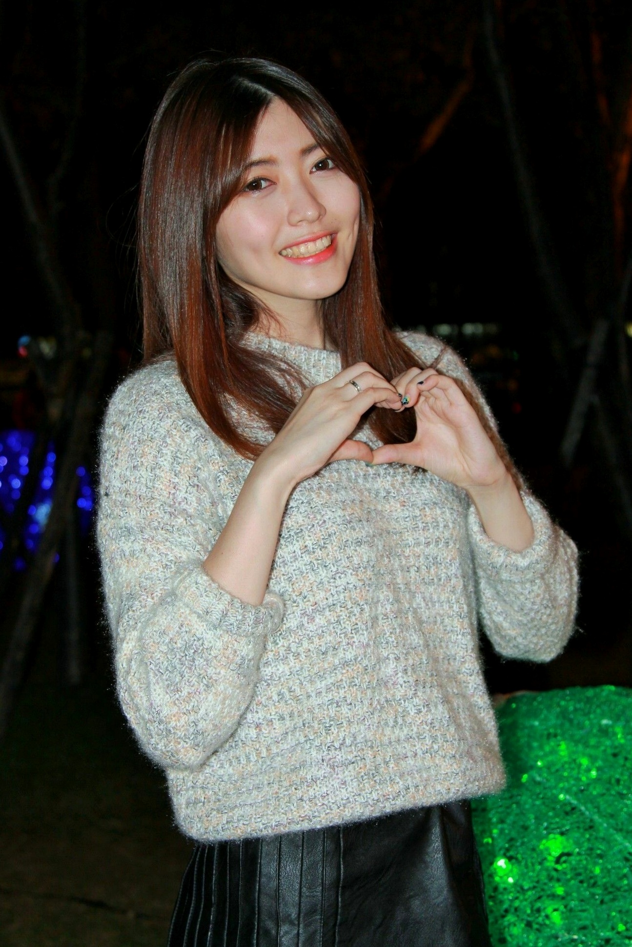 Gallery - 台湾正妹黄品瑄《板桥耶诞城夜拍》圣诞装束与冬日街拍美腿写真集台湾户外街拍美腿清新 薛薛Brindy女神私房照_秀色女神 - image 30