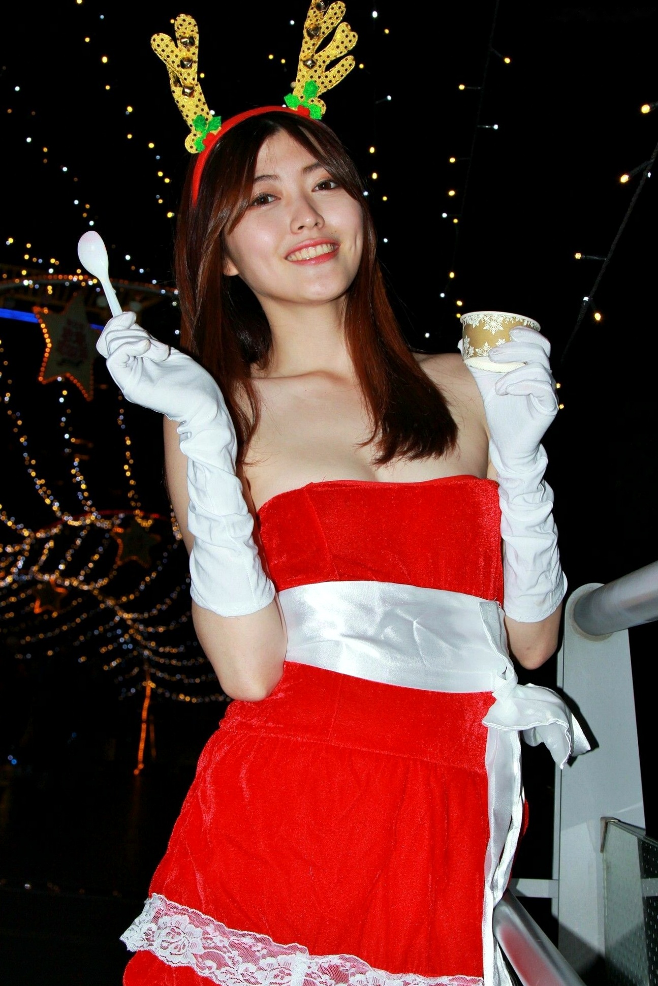 Gallery - 台湾正妹黄品瑄《板桥耶诞城夜拍》圣诞装束与冬日街拍美腿写真集台湾户外街拍美腿清新 薛薛Brindy女神私房照_秀色女神 - image 37
