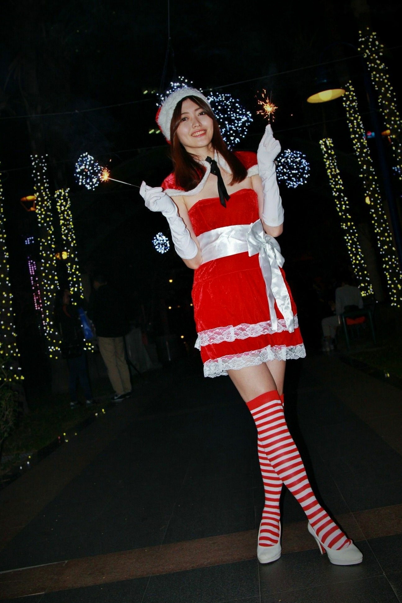 Gallery - 台湾正妹黄品瑄《板桥耶诞城夜拍》圣诞装束与冬日街拍美腿写真集台湾户外街拍美腿清新 薛薛Brindy女神私房照_秀色女神 - image 51