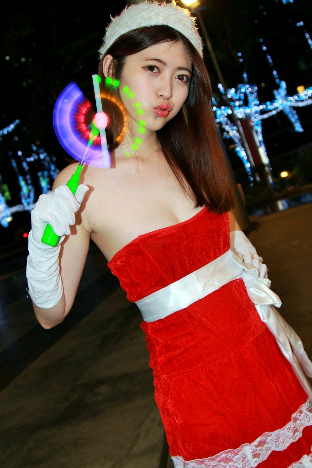 Gallery - 台湾正妹黄品瑄《板桥耶诞城夜拍》圣诞装束与冬日街拍美腿写真集台湾户外街拍美腿清新 薛薛Brindy女神私房照_秀色女神 - image 56