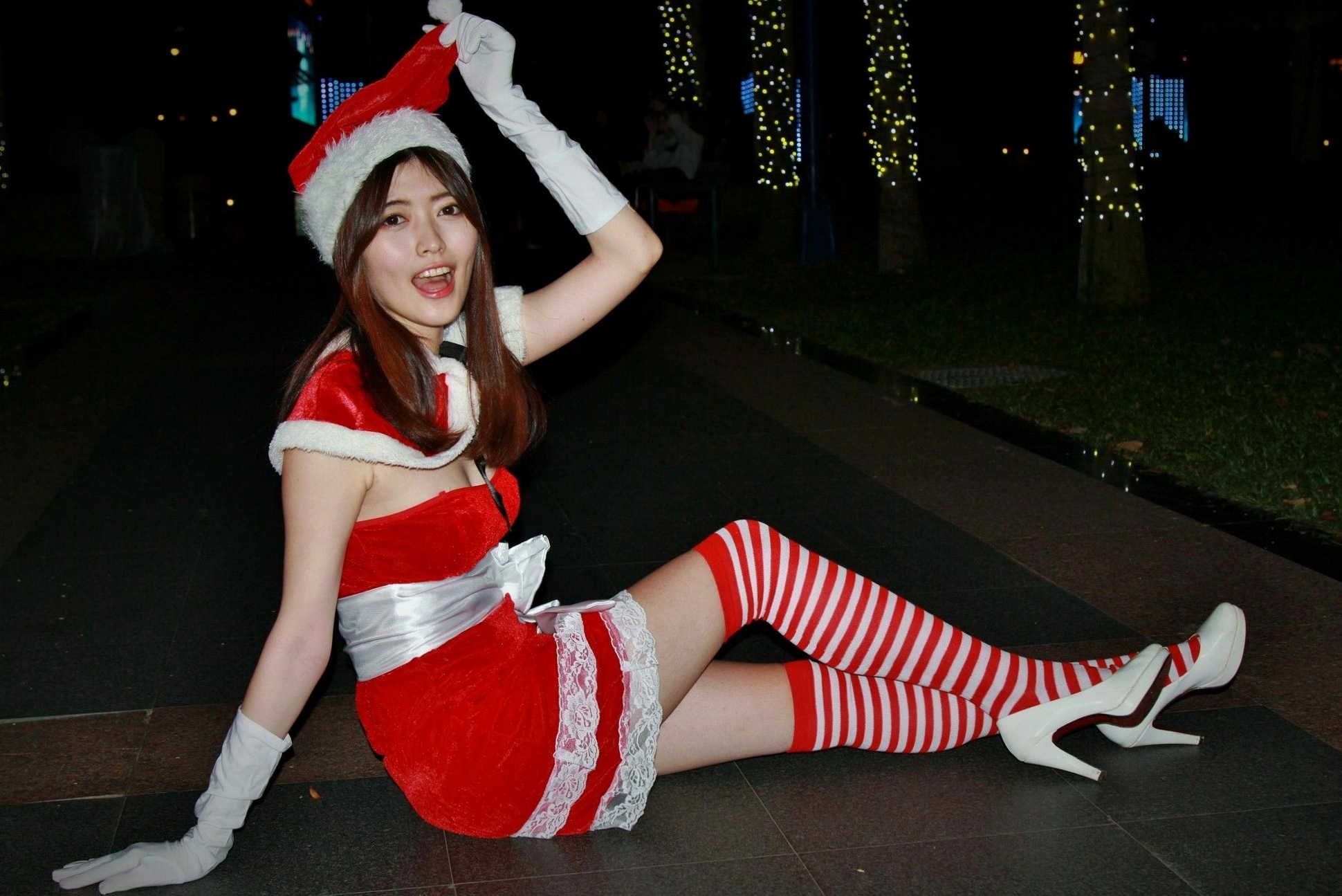 Gallery - 台湾正妹黄品瑄《板桥耶诞城夜拍》圣诞装束与冬日街拍美腿写真集台湾户外街拍美腿清新 薛薛Brindy女神私房照_秀色女神 - image 77