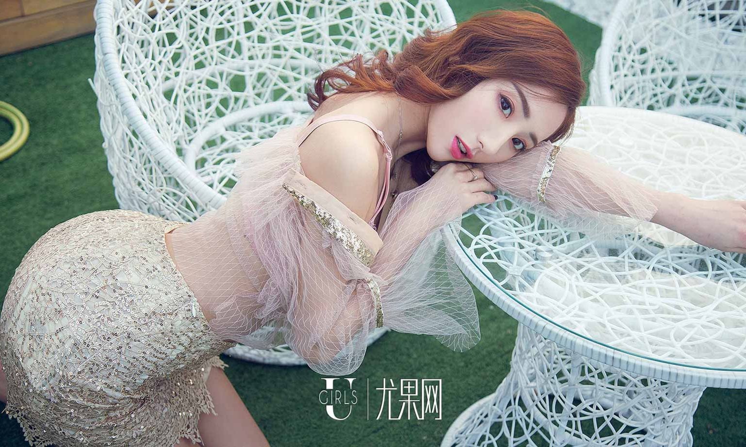 黑色尤物Sopha 温婉眼神黑天鹅