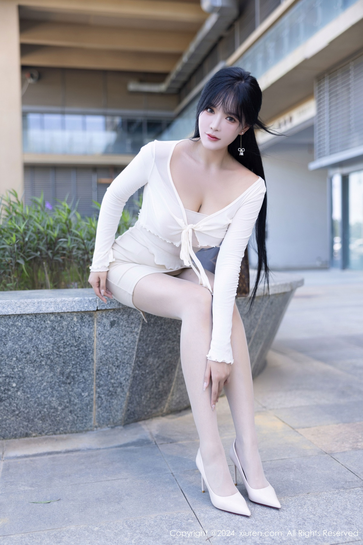 [XiuRen]高清写真图 2024.10.21 No.9320 娜比 美腿丝袜