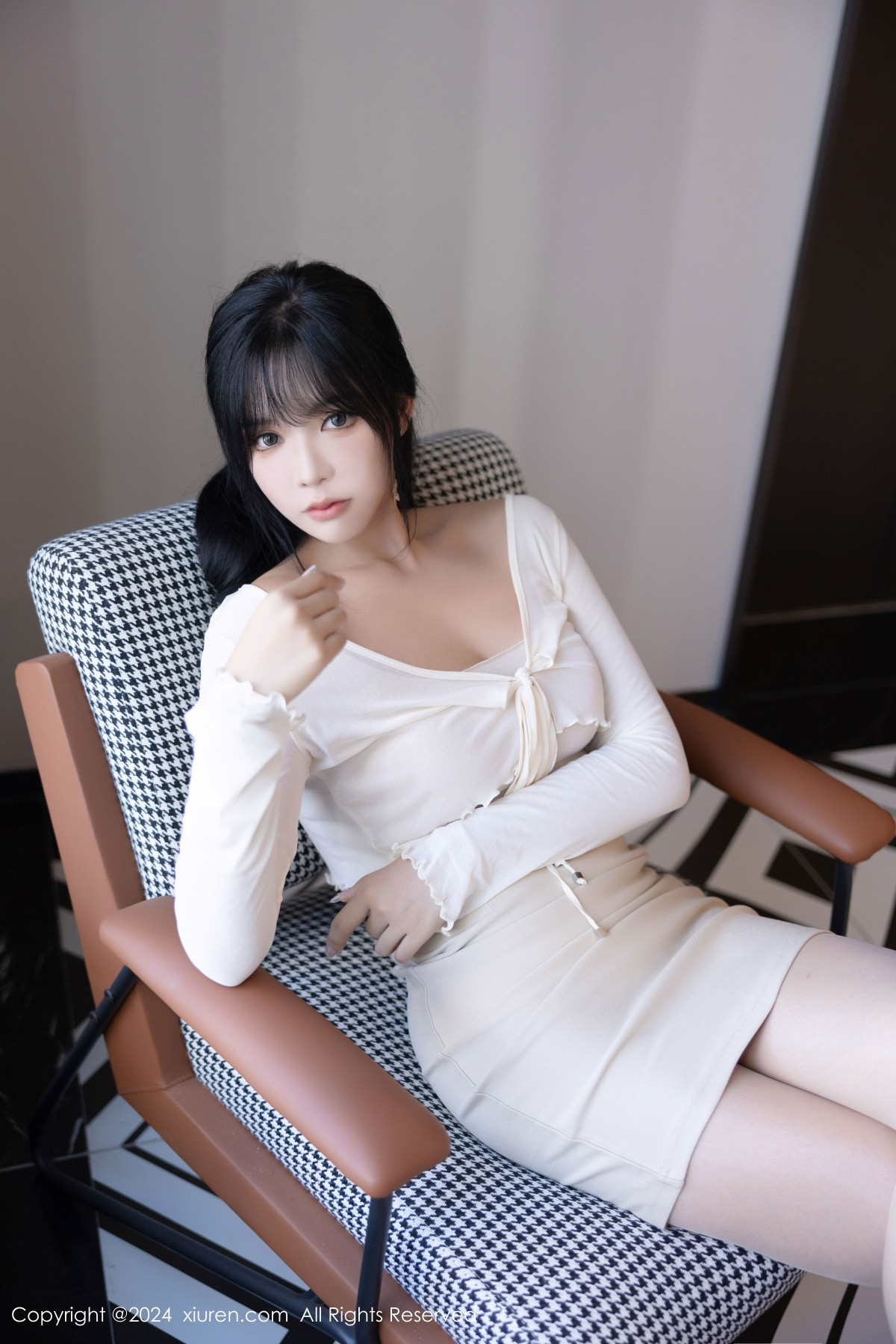 [XiuRen]高清写真图 2024.10.21 No.9320 娜比 美腿丝袜
