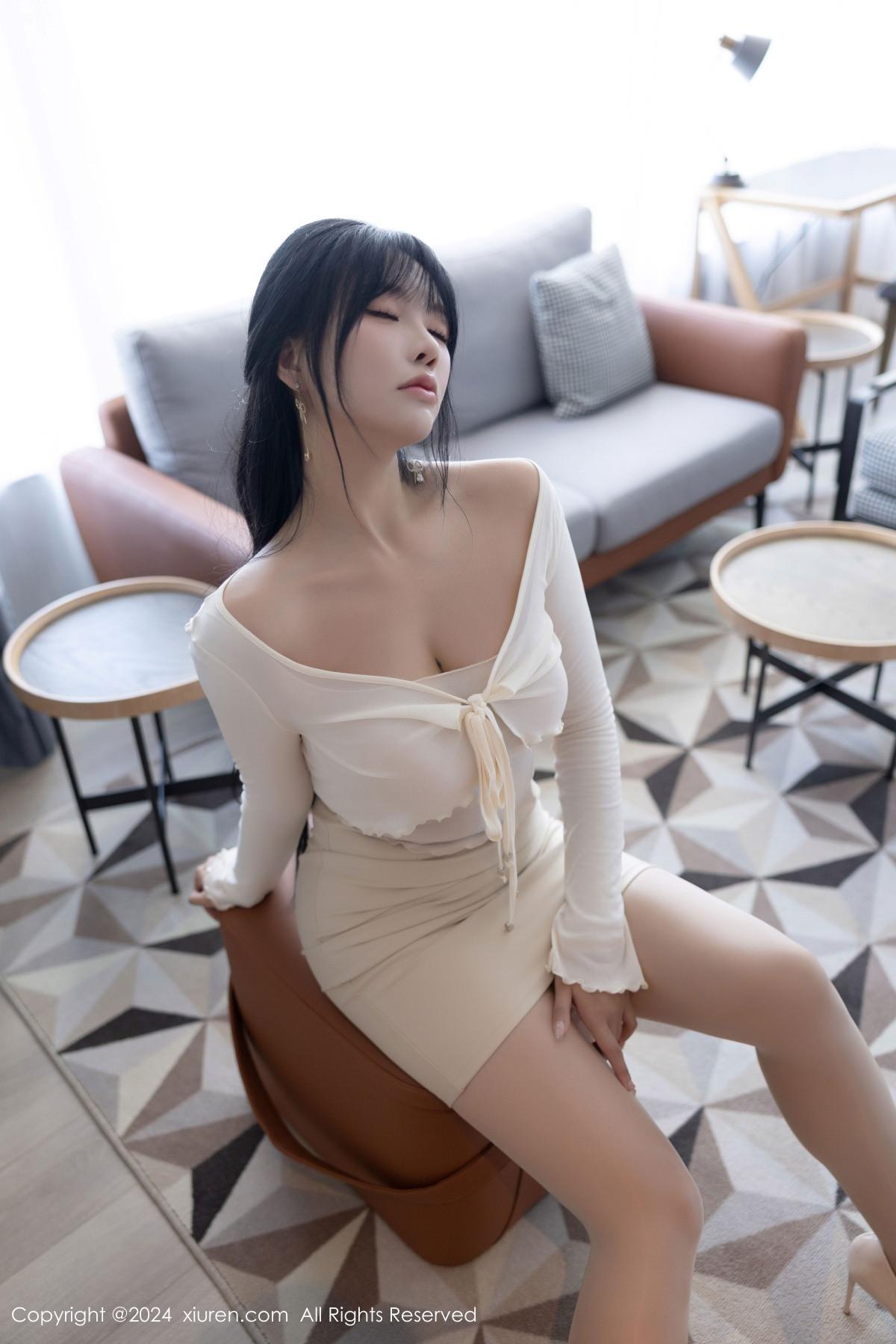 [XiuRen]高清写真图 2024.10.21 No.9320 娜比 美腿丝袜