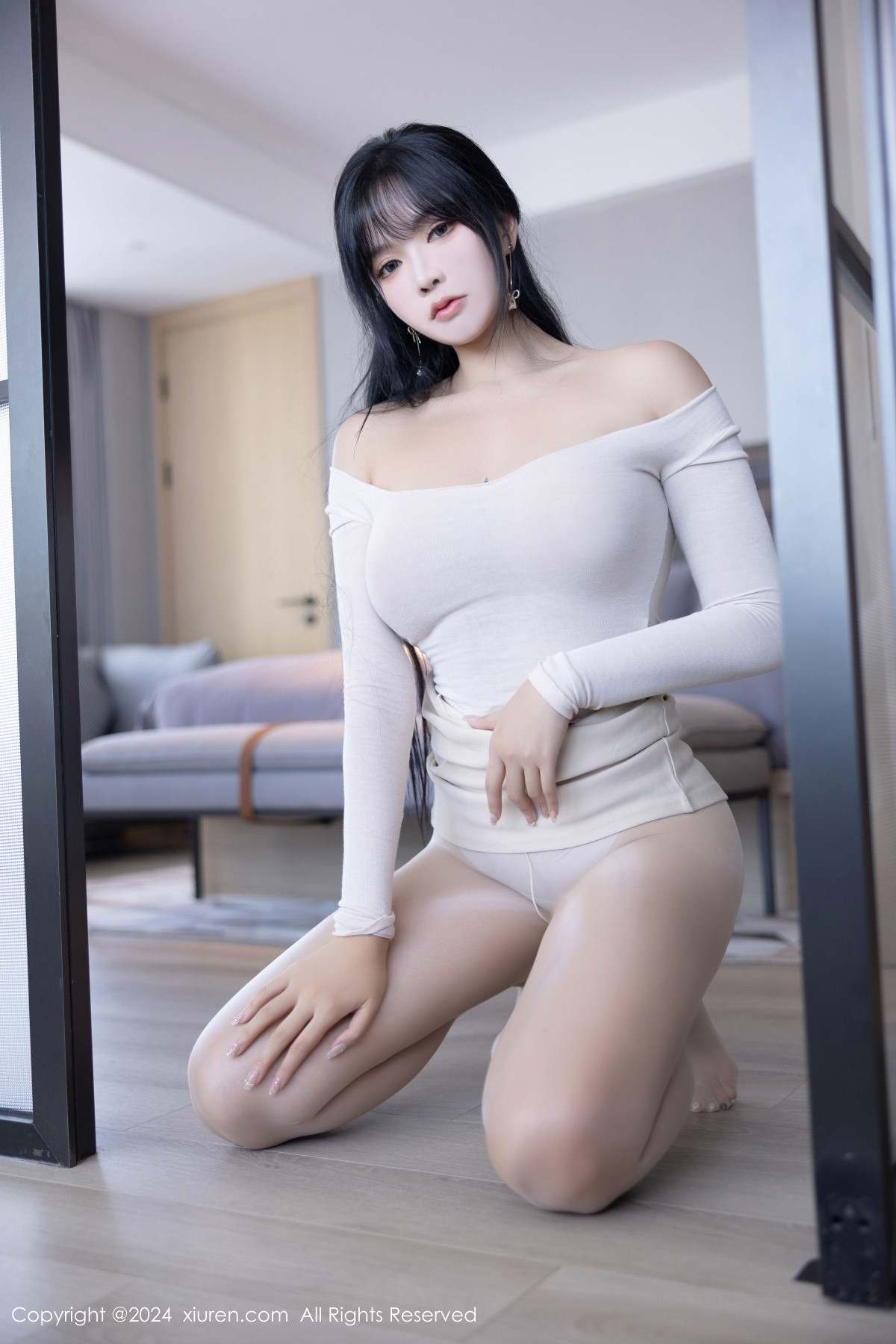 [XiuRen]高清写真图 2024.10.21 No.9320 娜比 美腿丝袜