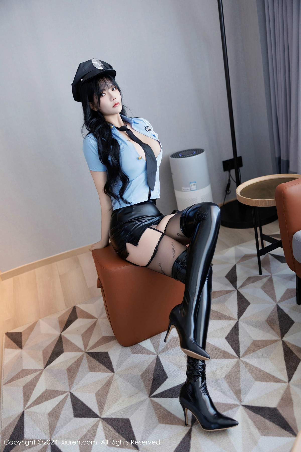 [XiuRen]高清写真图 2024.11.13 No.9443 娜比 黑丝美腿