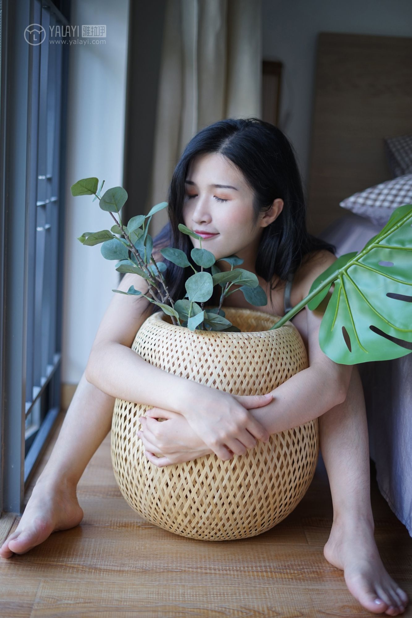 [YALAYI雅拉伊]高清写真图 2019.03.25 No.096 灰色渐白 塔塔