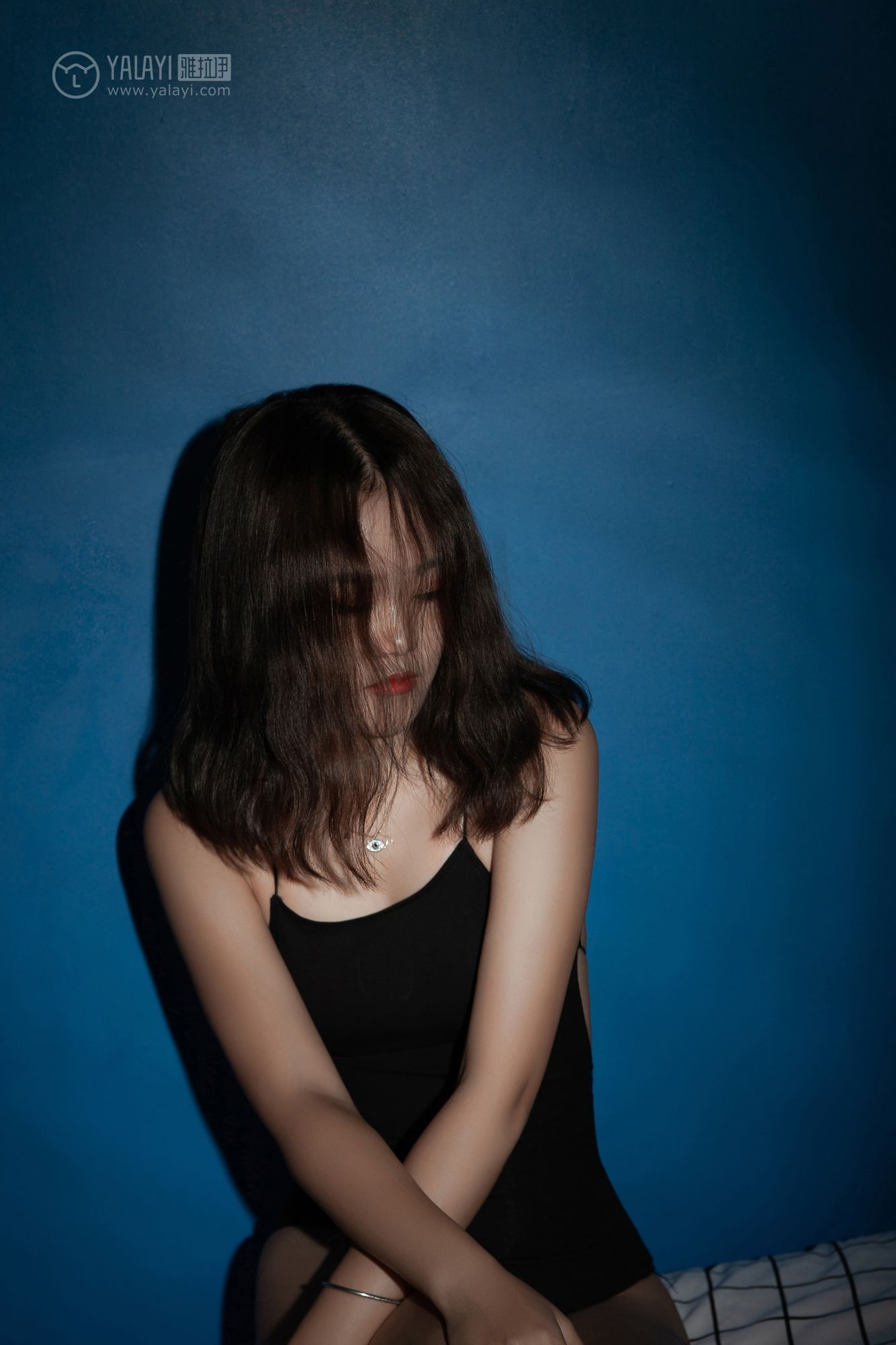 [YALAYI雅拉伊]高清写真图 2019.02.24 No.100 暗房 李晗