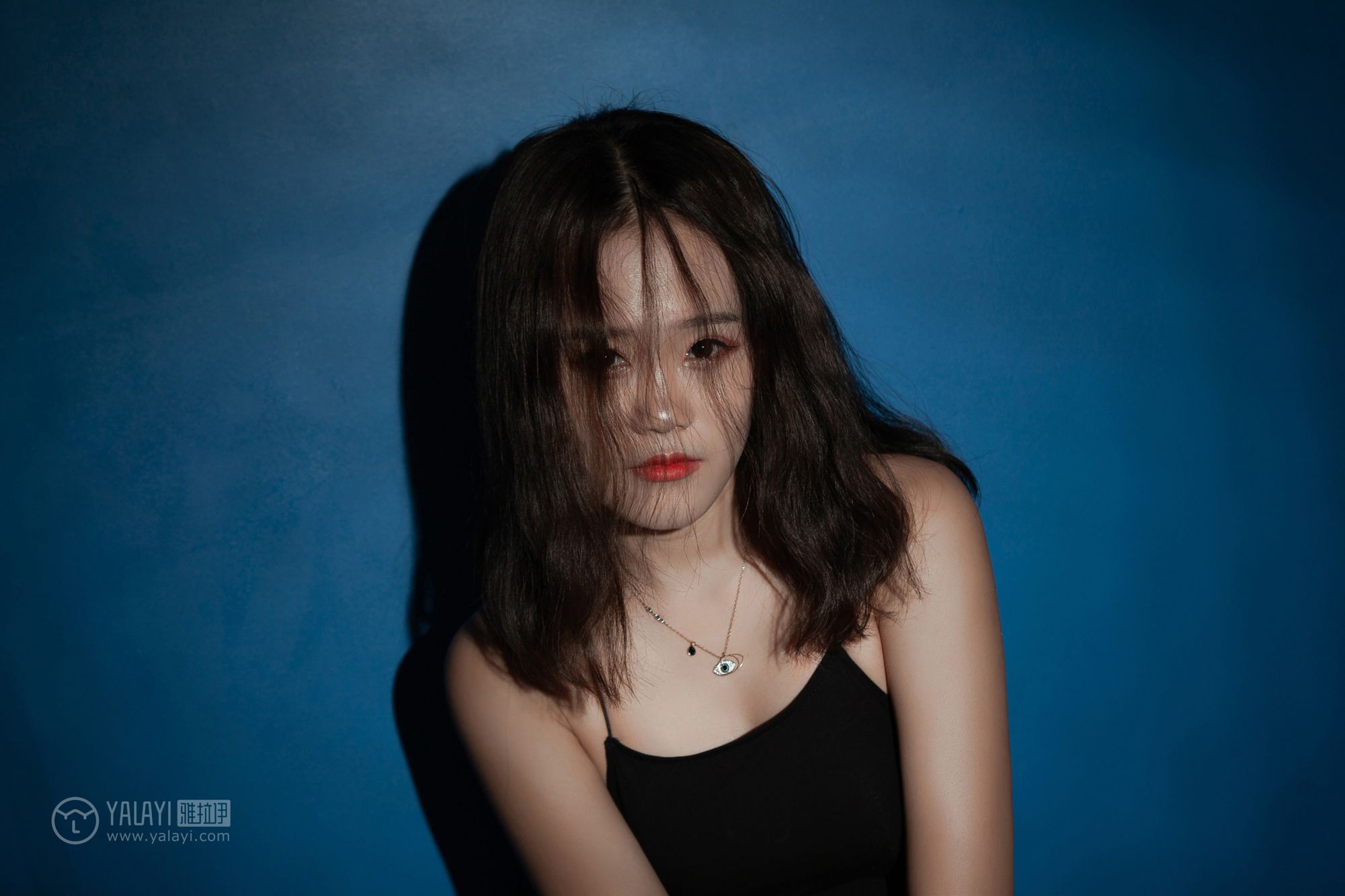 [YALAYI雅拉伊]高清写真图 2019.02.24 No.100 暗房 李晗