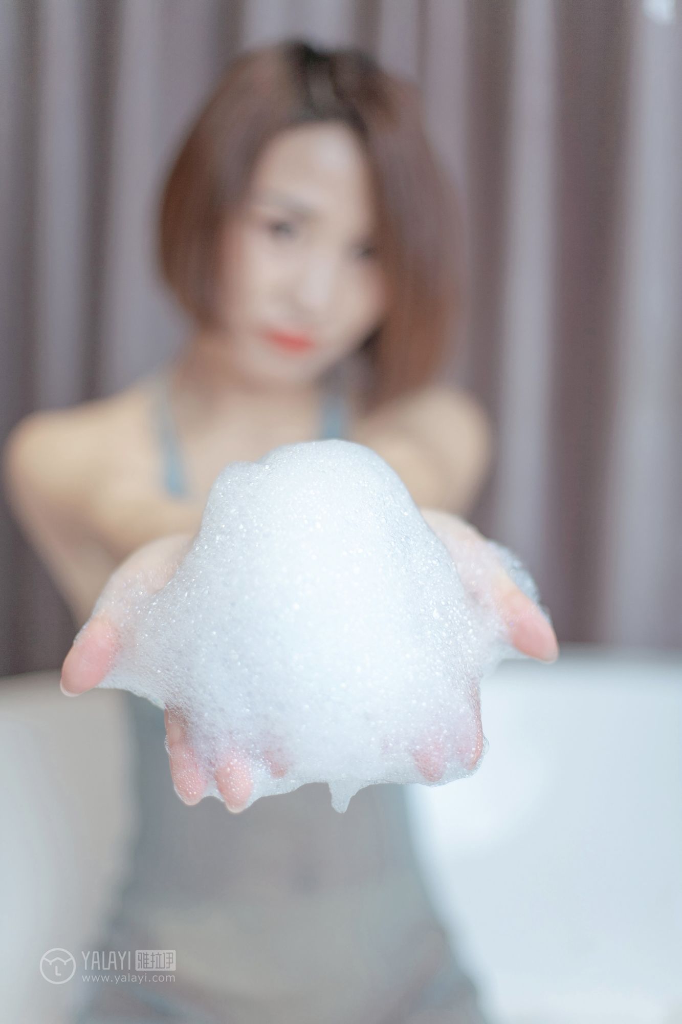 [YALAYI雅拉伊]高清写真图2018.12.14 No.144 浴湿不挂 嫣然