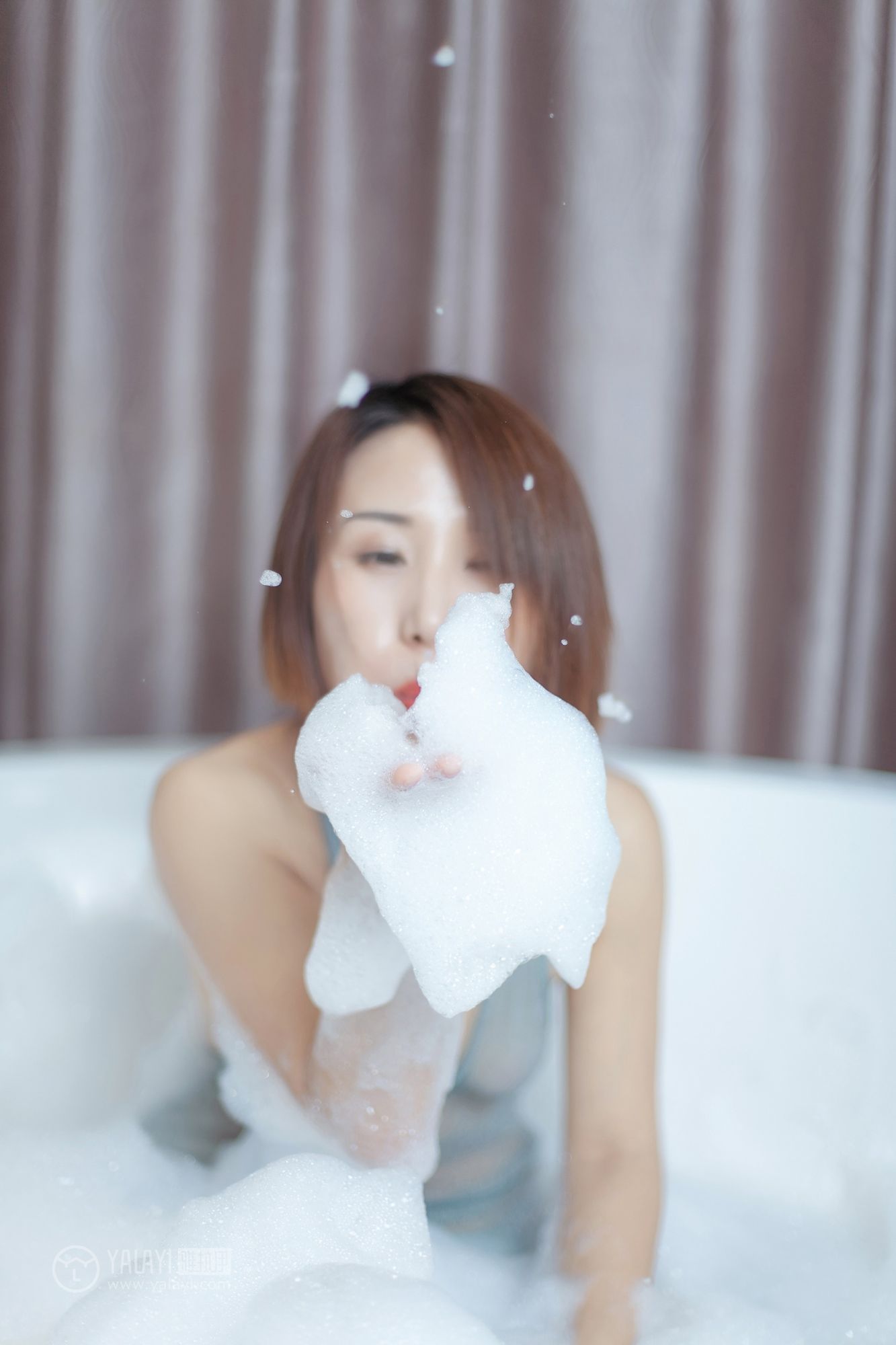 [YALAYI雅拉伊]高清写真图2018.12.14 No.144 浴湿不挂 嫣然