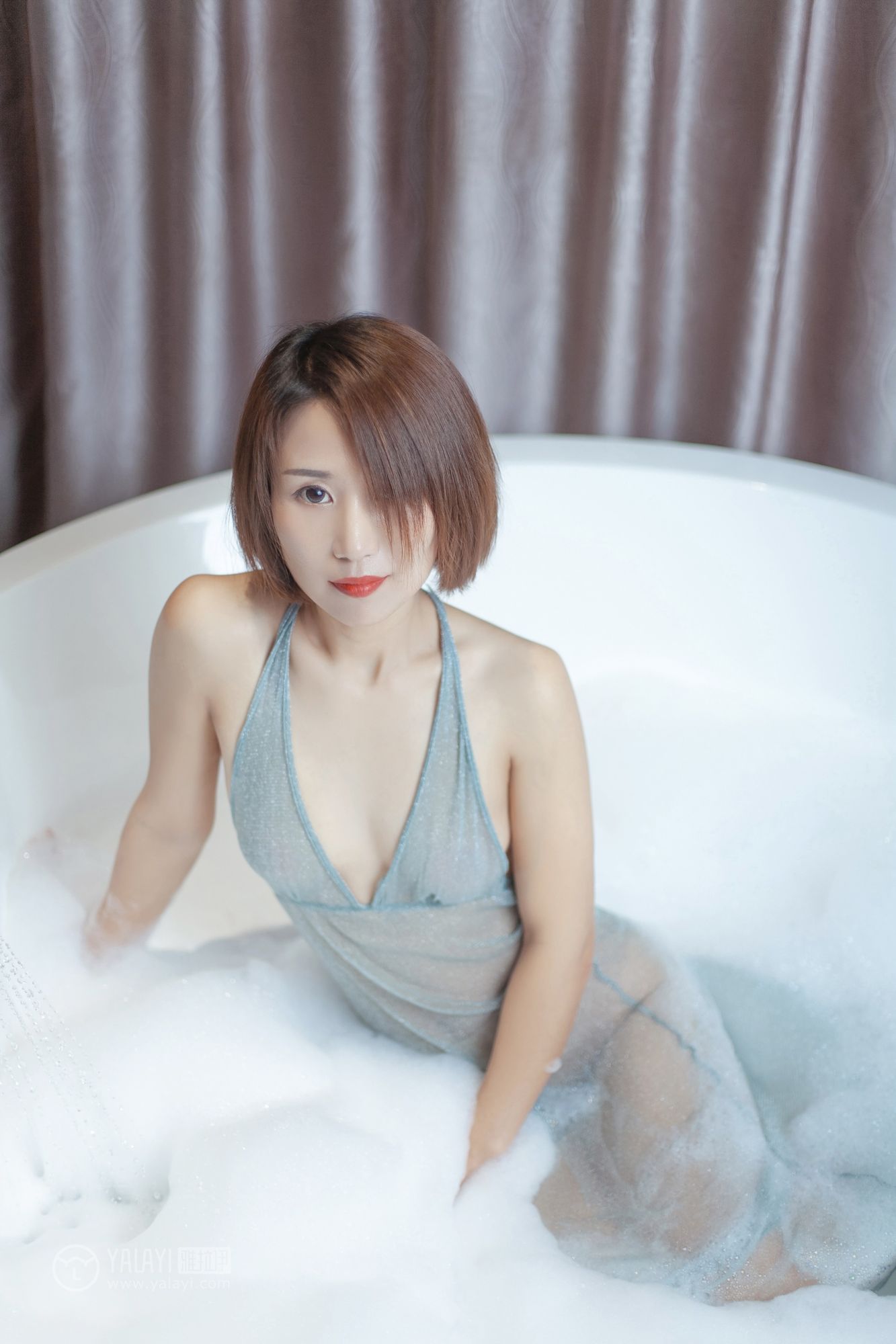 [YALAYI雅拉伊]高清写真图2018.12.14 No.144 浴湿不挂 嫣然