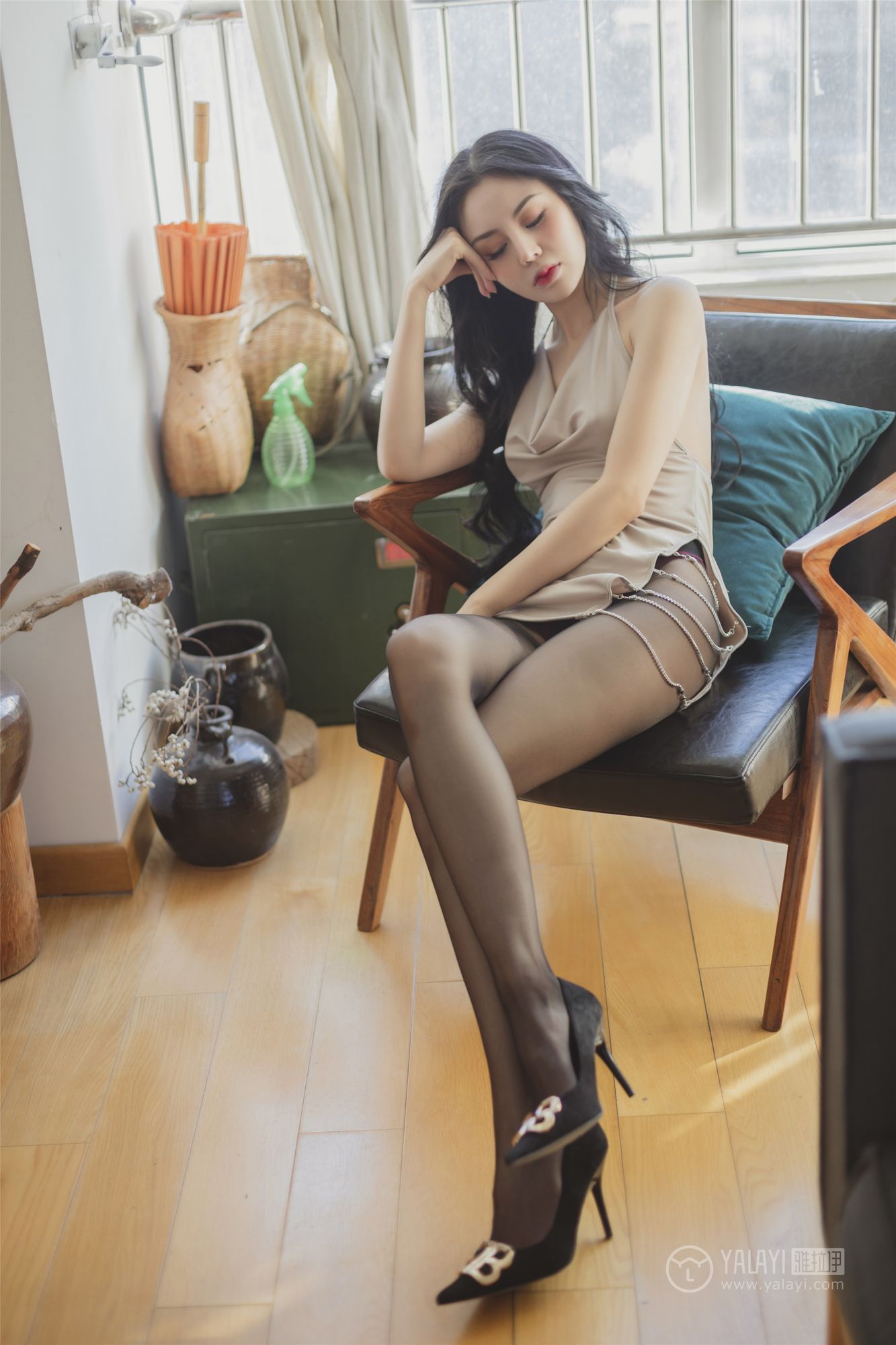 [YALAYI雅拉伊]高清写真图 2019.06.05 Y299 凉儿《香蜜》