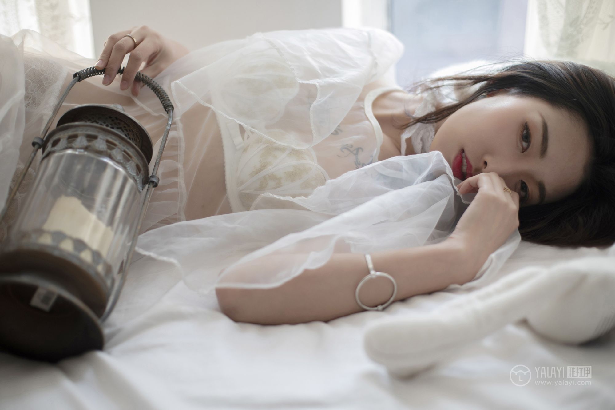 [YALAYI雅拉伊]高清写真图 2019.02.17 No.188 蕾丝浅笑 佳佳