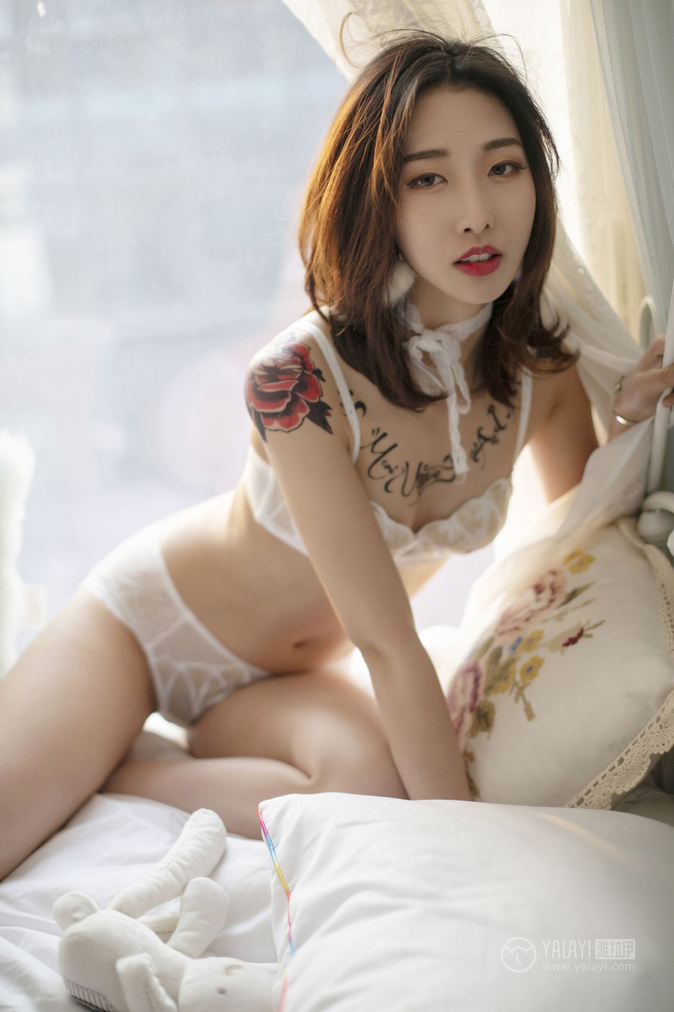 [YALAYI雅拉伊]高清写真图 2019.02.17 No.188 蕾丝浅笑 佳佳