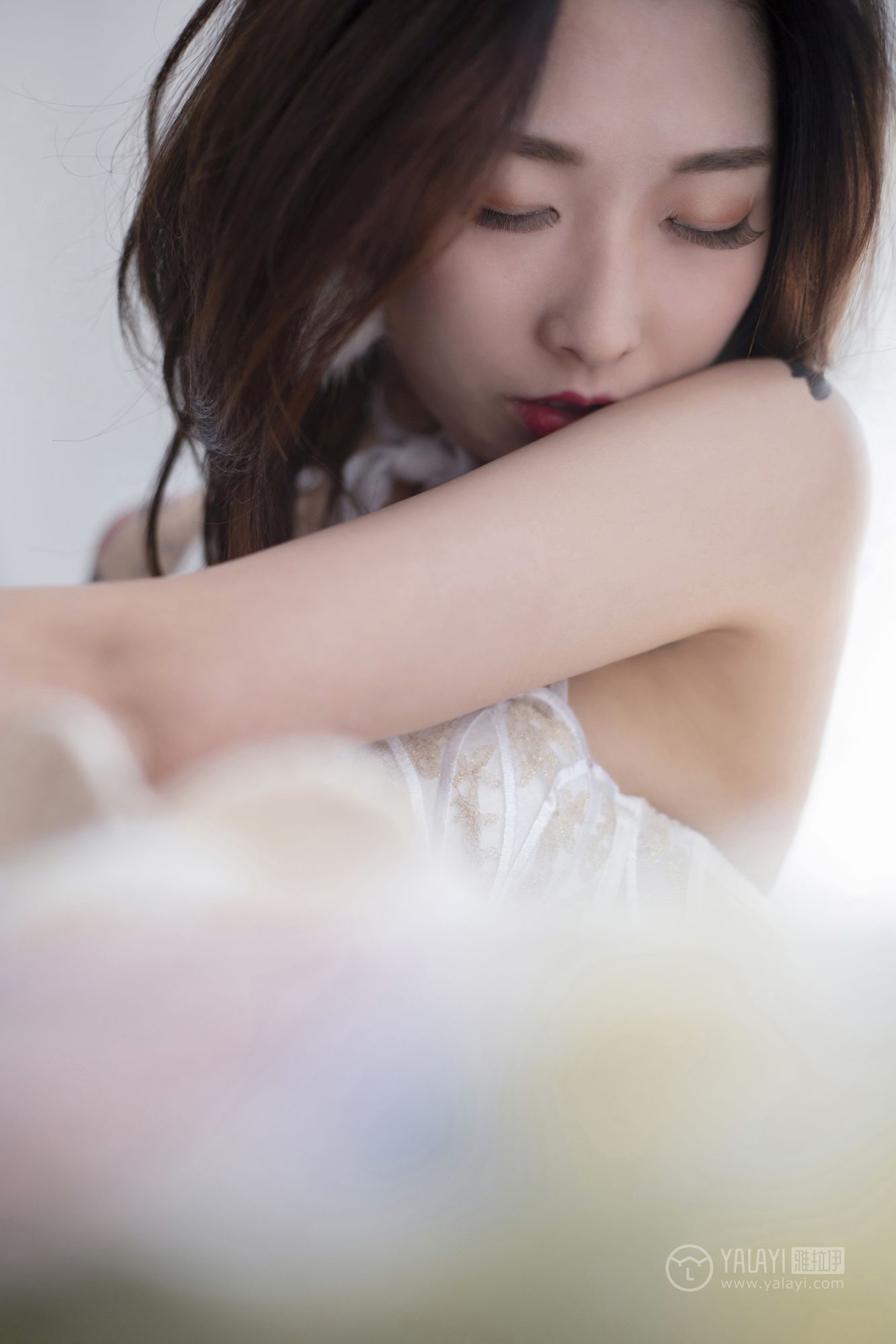 [YALAYI雅拉伊]高清写真图 2019.02.17 No.188 蕾丝浅笑 佳佳