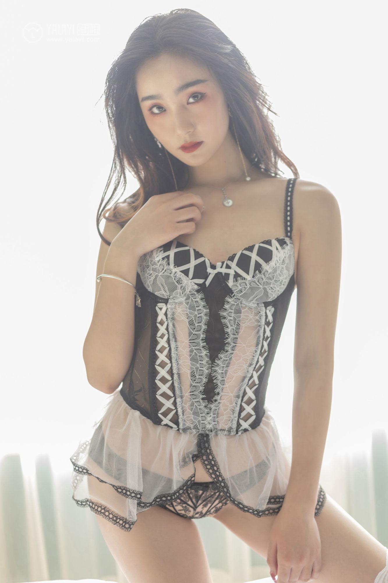 [YALAYI雅拉伊]高清写真图 2019.03.12 No.211 挡不住的风情 项兴咏