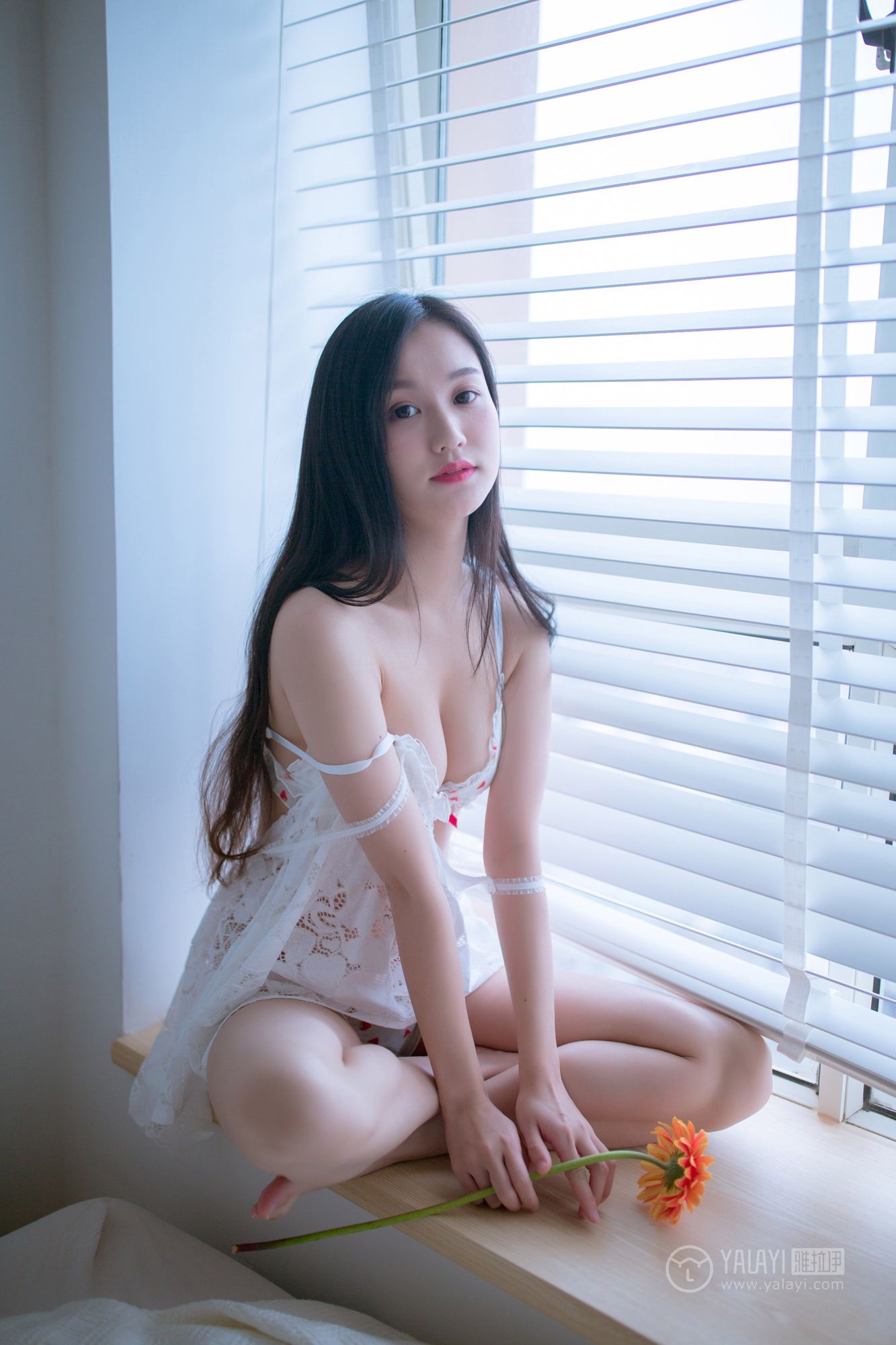 [YALAYI雅拉伊]高清写真图 2019.02.14 No.185 你是我手里那束花 仙女不会灰