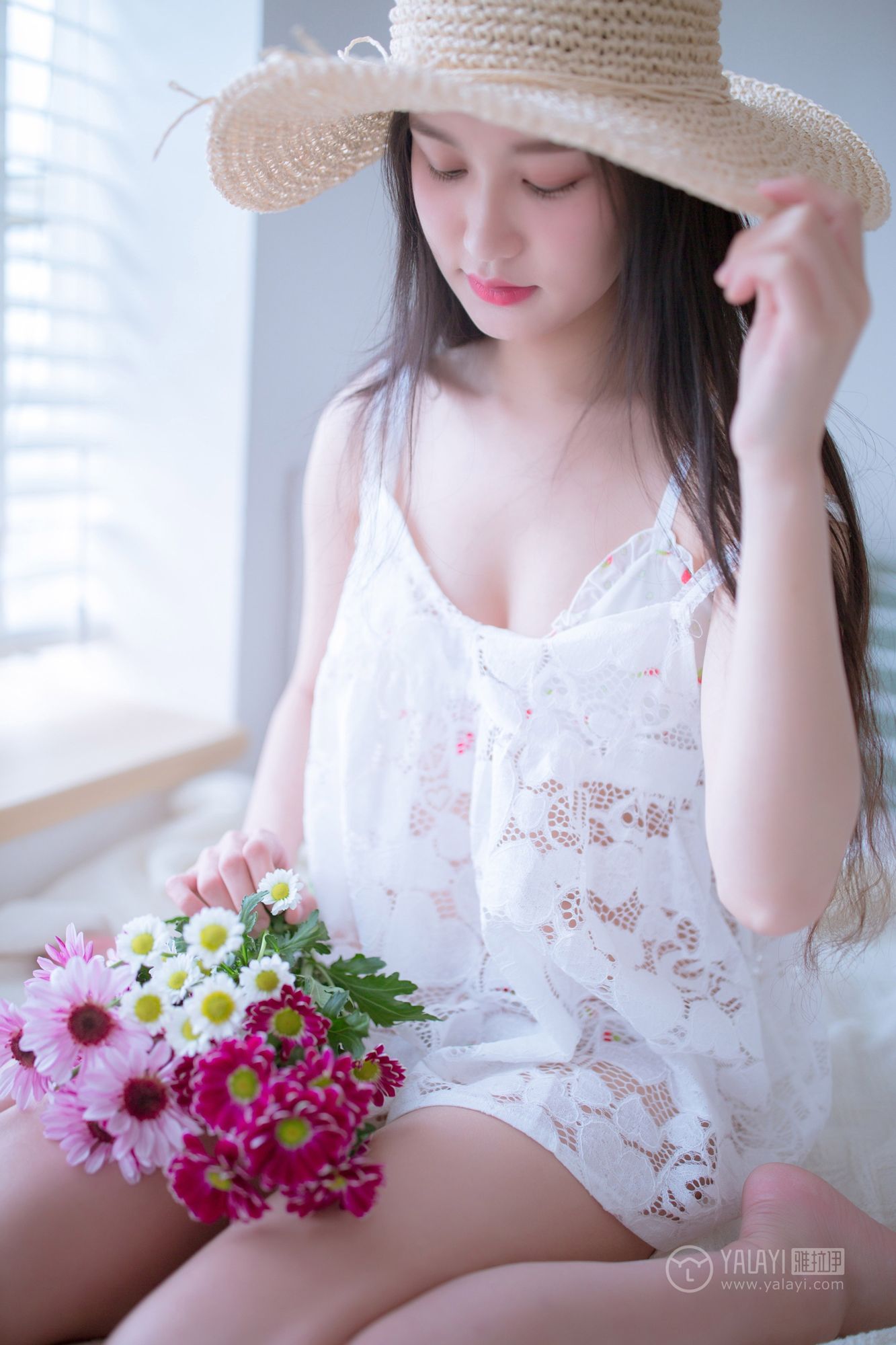 [YALAYI雅拉伊]高清写真图 2019.02.14 No.185 你是我手里那束花 仙女不会灰