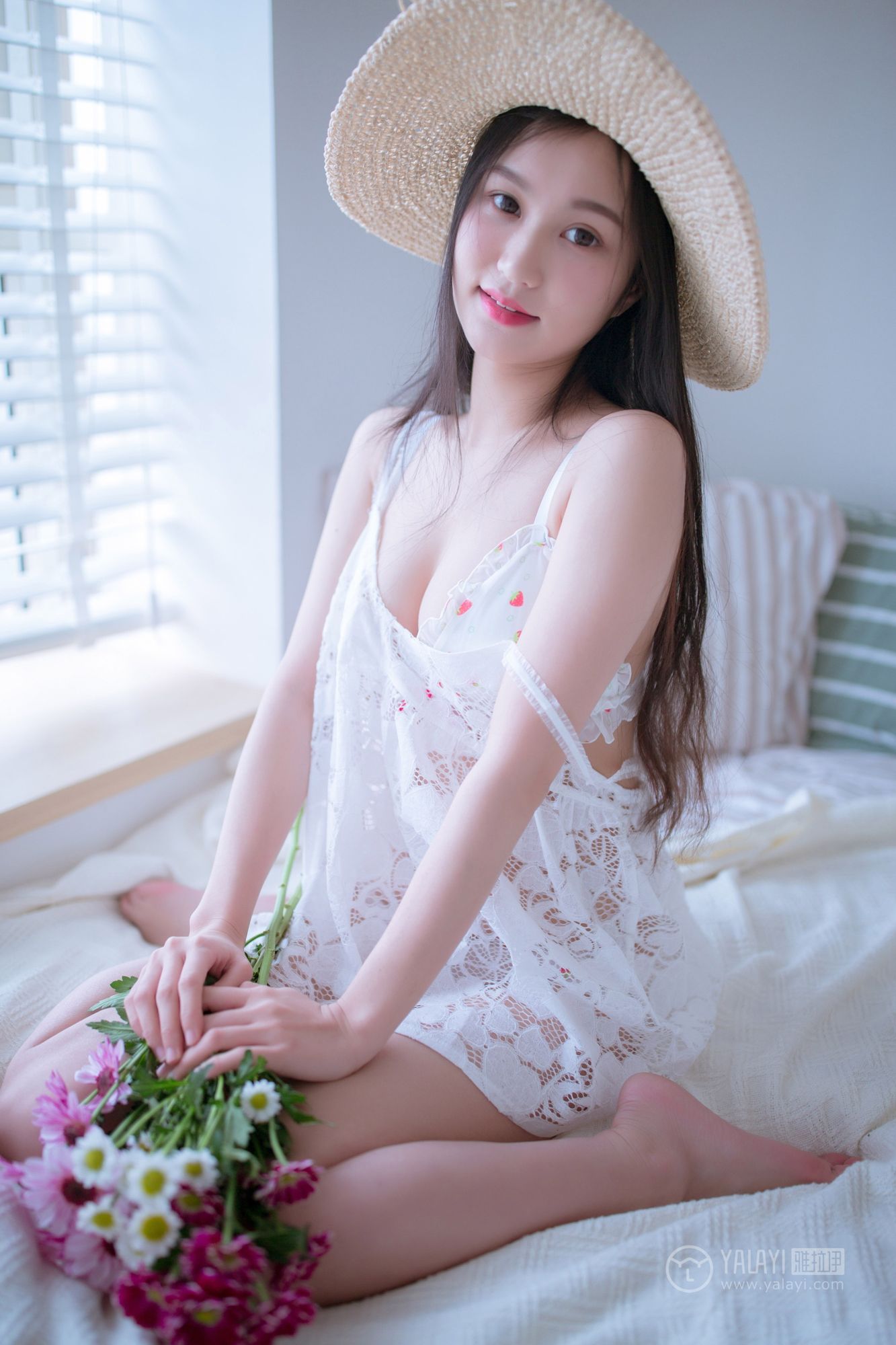 [YALAYI雅拉伊]高清写真图 2019.02.14 No.185 你是我手里那束花 仙女不会灰