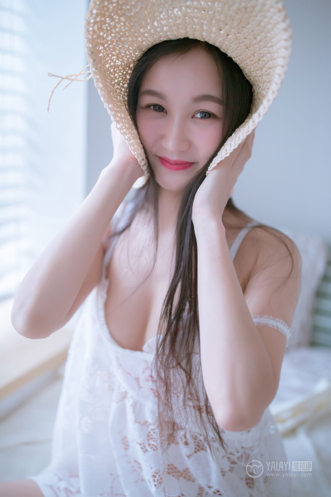 [YALAYI雅拉伊]高清写真图 2019.02.14 No.185 你是我手里那束花 仙女不会灰