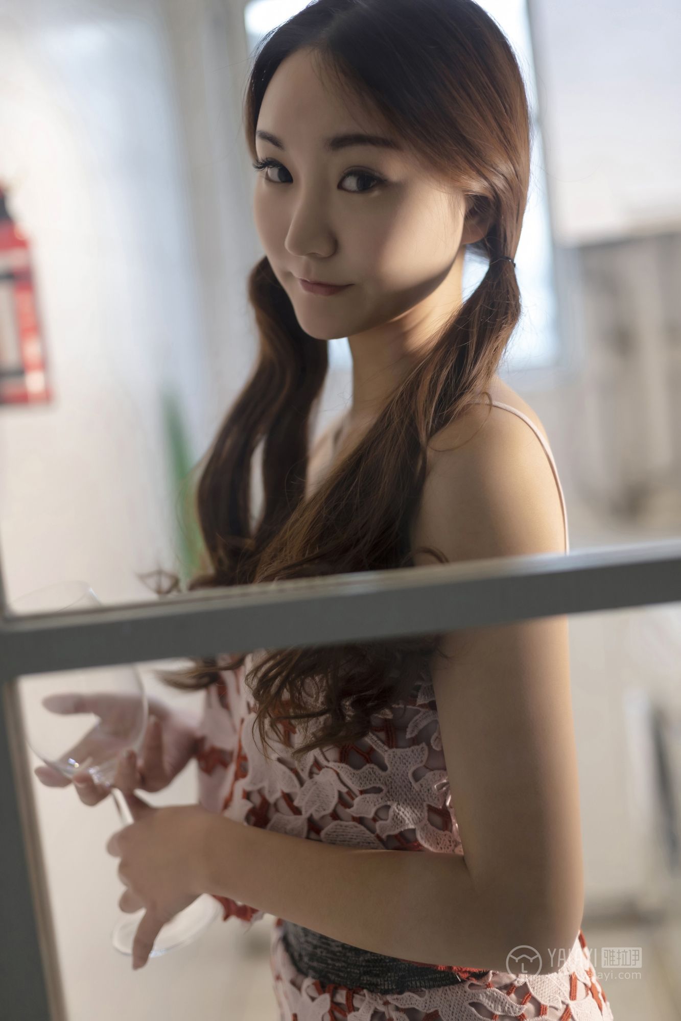 [YALAYI雅拉伊]高清写真图 2019.04.01 No.231 贤妻 吴小蹈