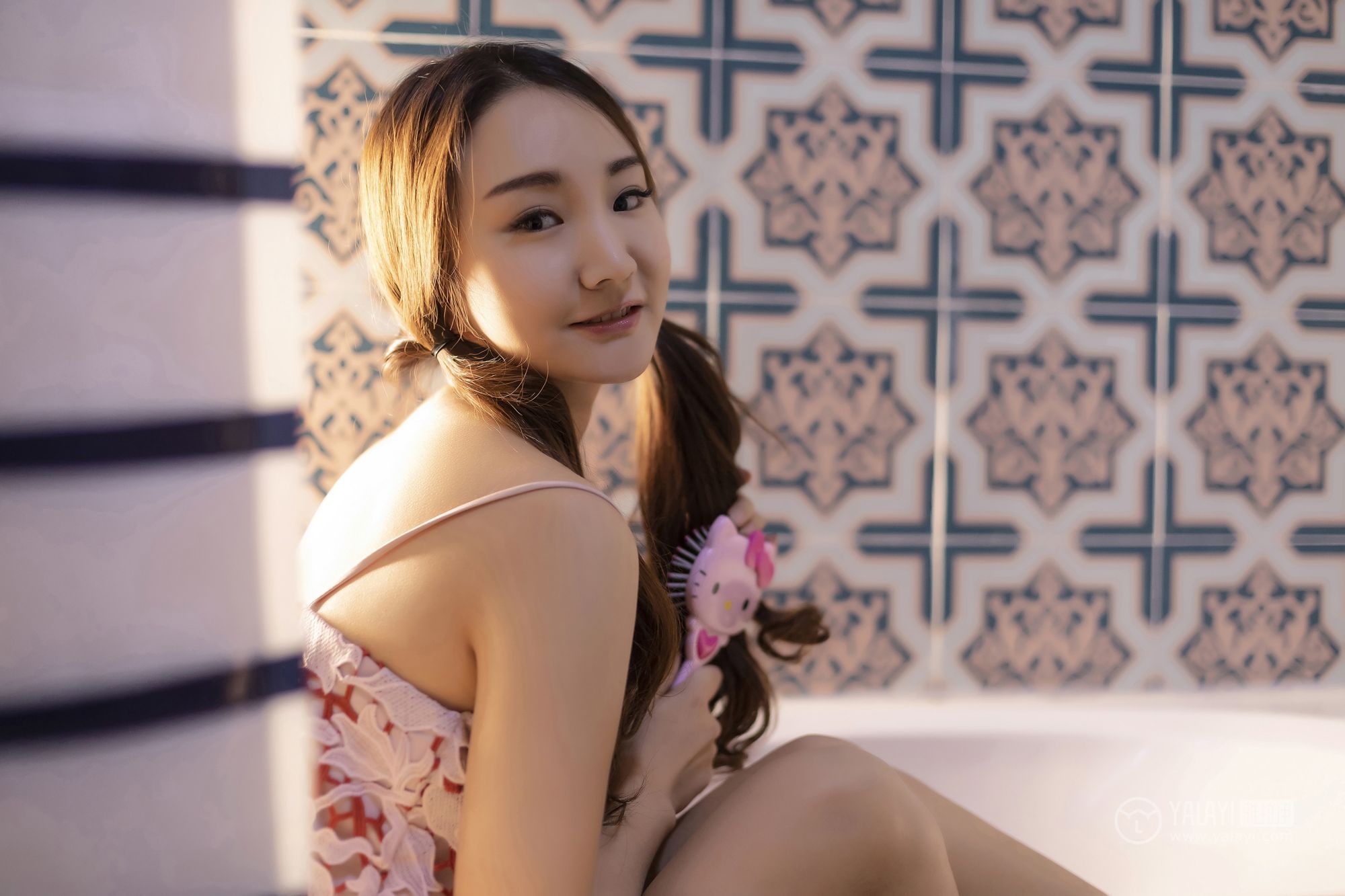 [YALAYI雅拉伊]高清写真图 2019.04.01 No.231 贤妻 吴小蹈