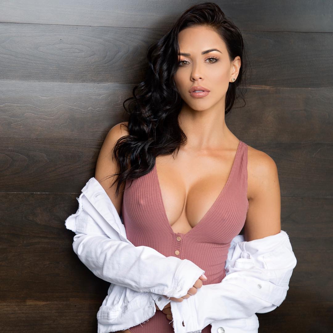 Melissa Riso- 黄金比例！焦糖美女让人想恋爱