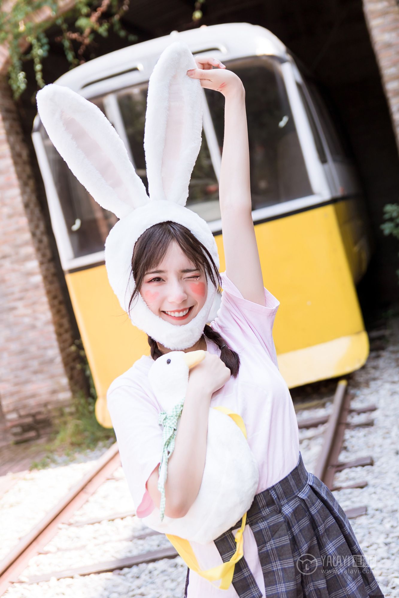 [YALAYI雅拉伊]高清写真图 2019.04.20 No.251 小兔子乖乖 阿橙