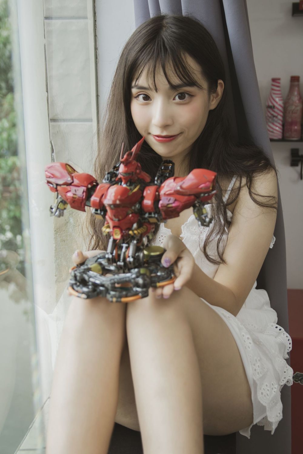 [YALAYI雅拉伊]高清写真图 2019.08.02 No.357 我的高达女友 阿橙