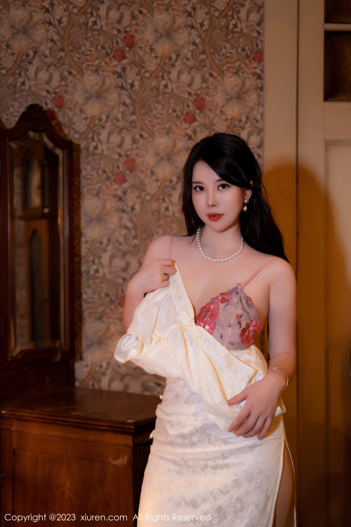 [XiuRen]高清写真图 2023.01.12 No.6123 白茹雪 丰腴美臀
