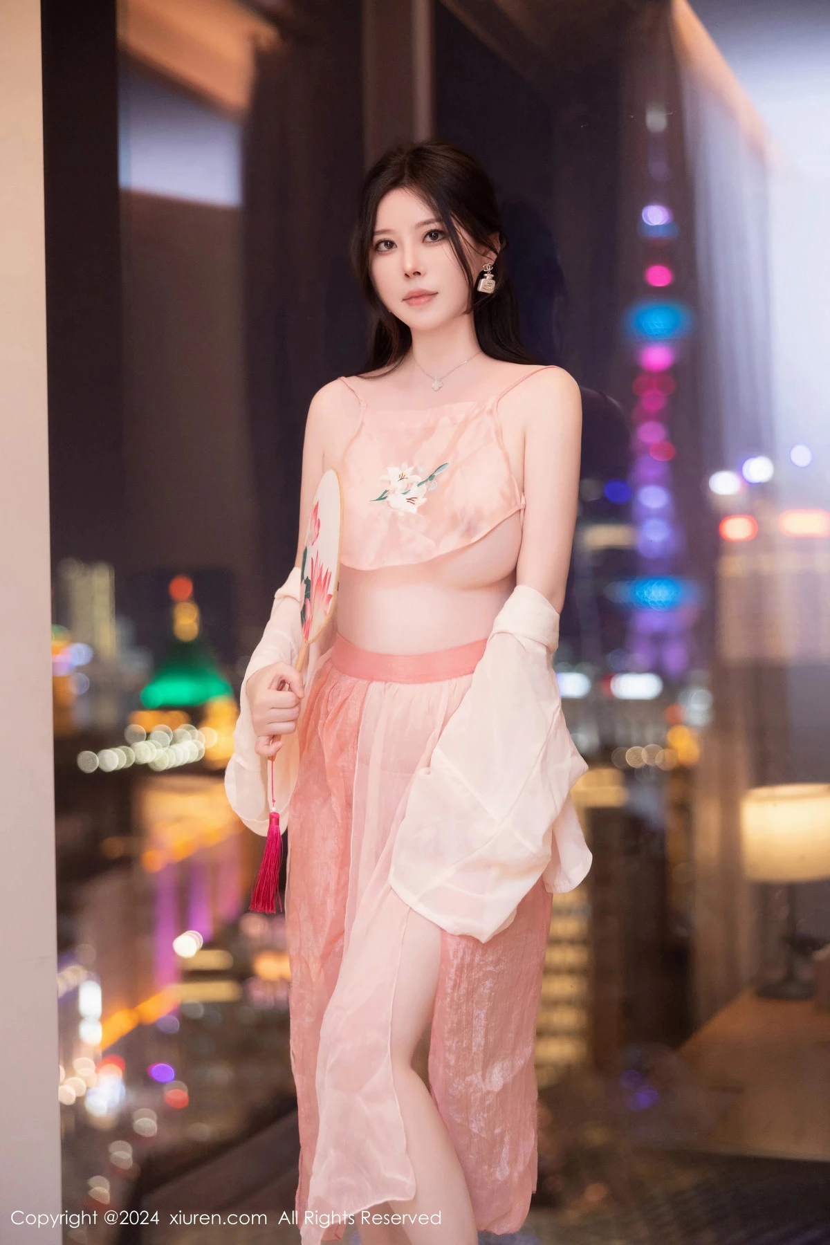 [XiuRen]高清写真图 2024.05.08 No.8503 白茹雪abby 美腿性感